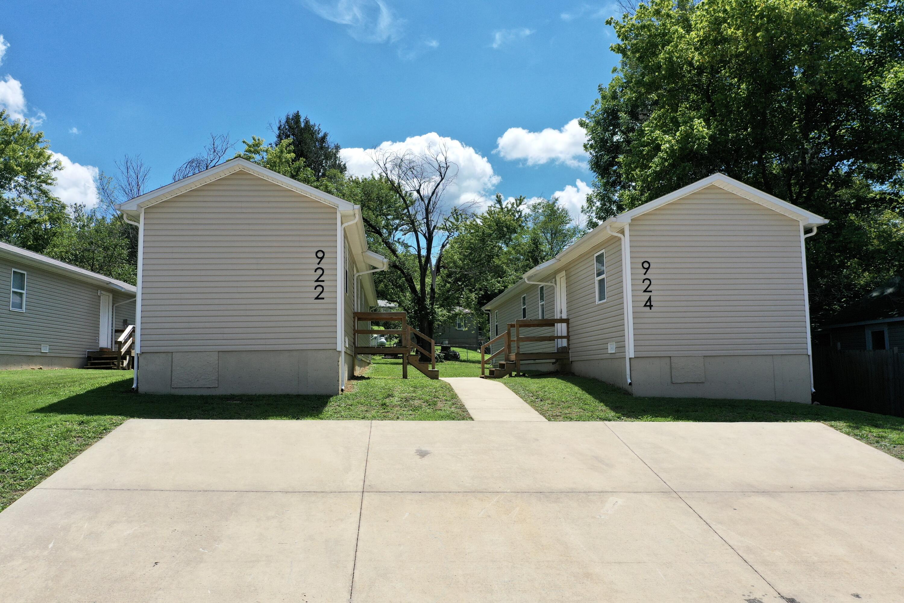 Photo 7 - Commercial Sale for sale – 914-924  Renfrow & 204 W Trish Knight   West Plains, MO
