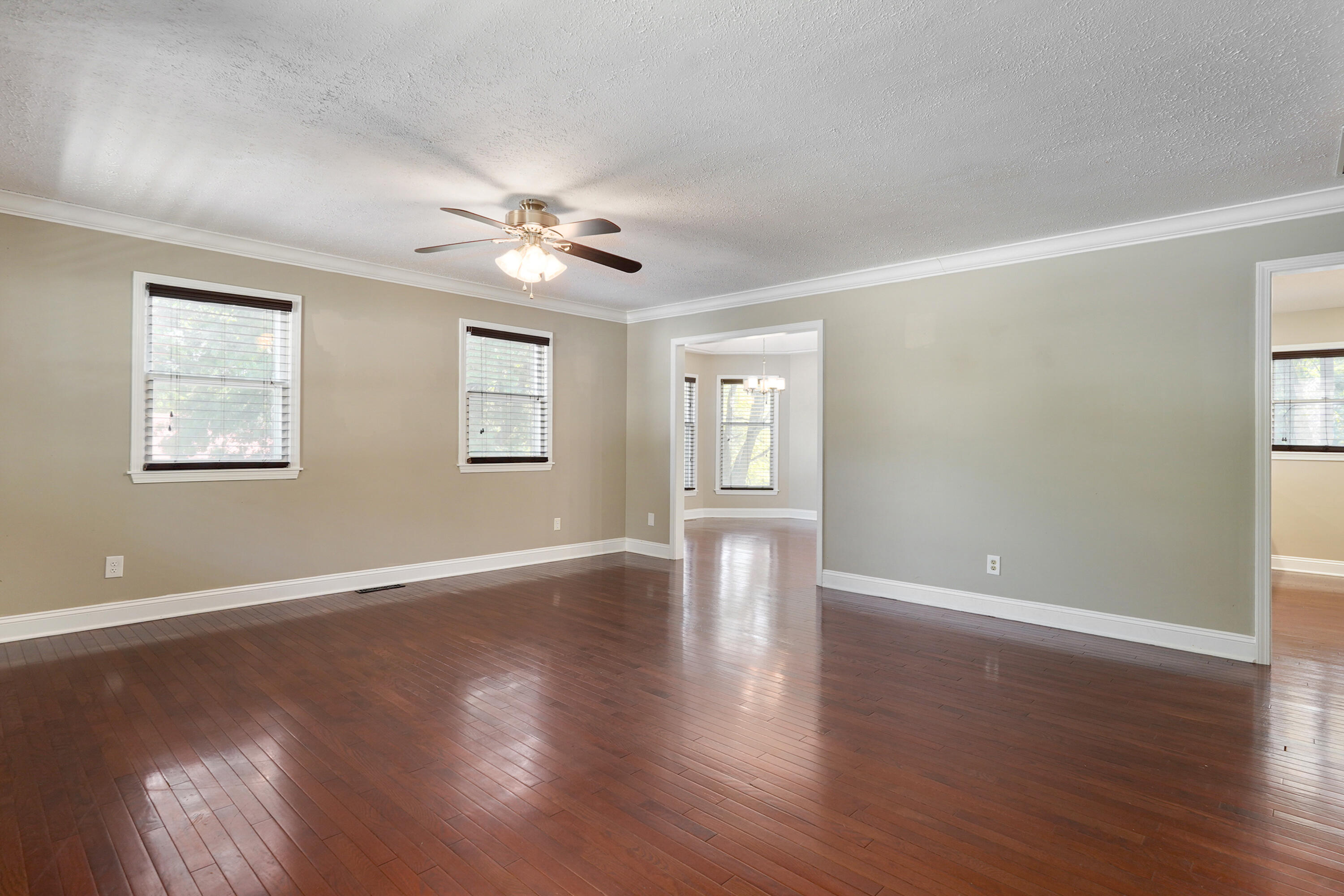 Photo 5 - Residential for sale – 228 E Osage Drive  Springfield, MO