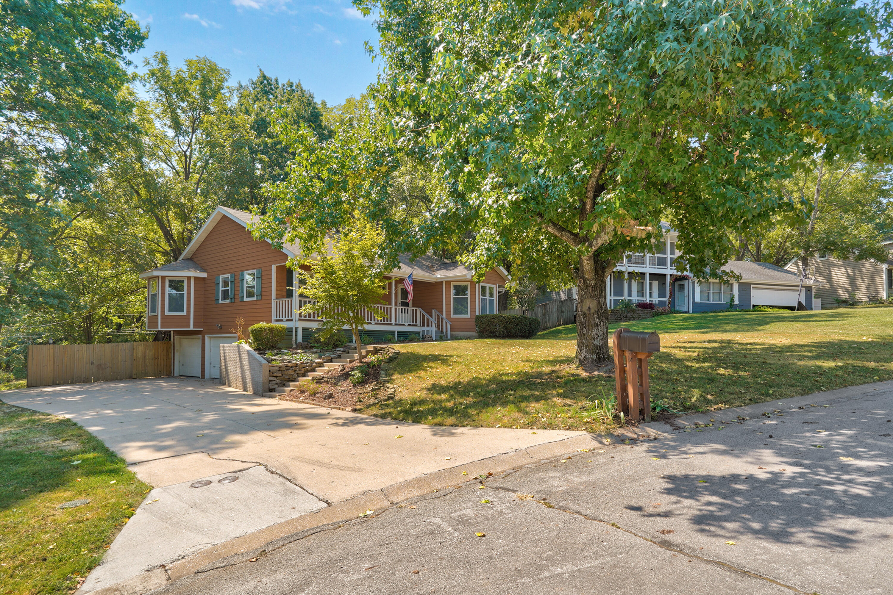 Photo 3 - Residential for sale – 228 E Osage Drive  Springfield, MO