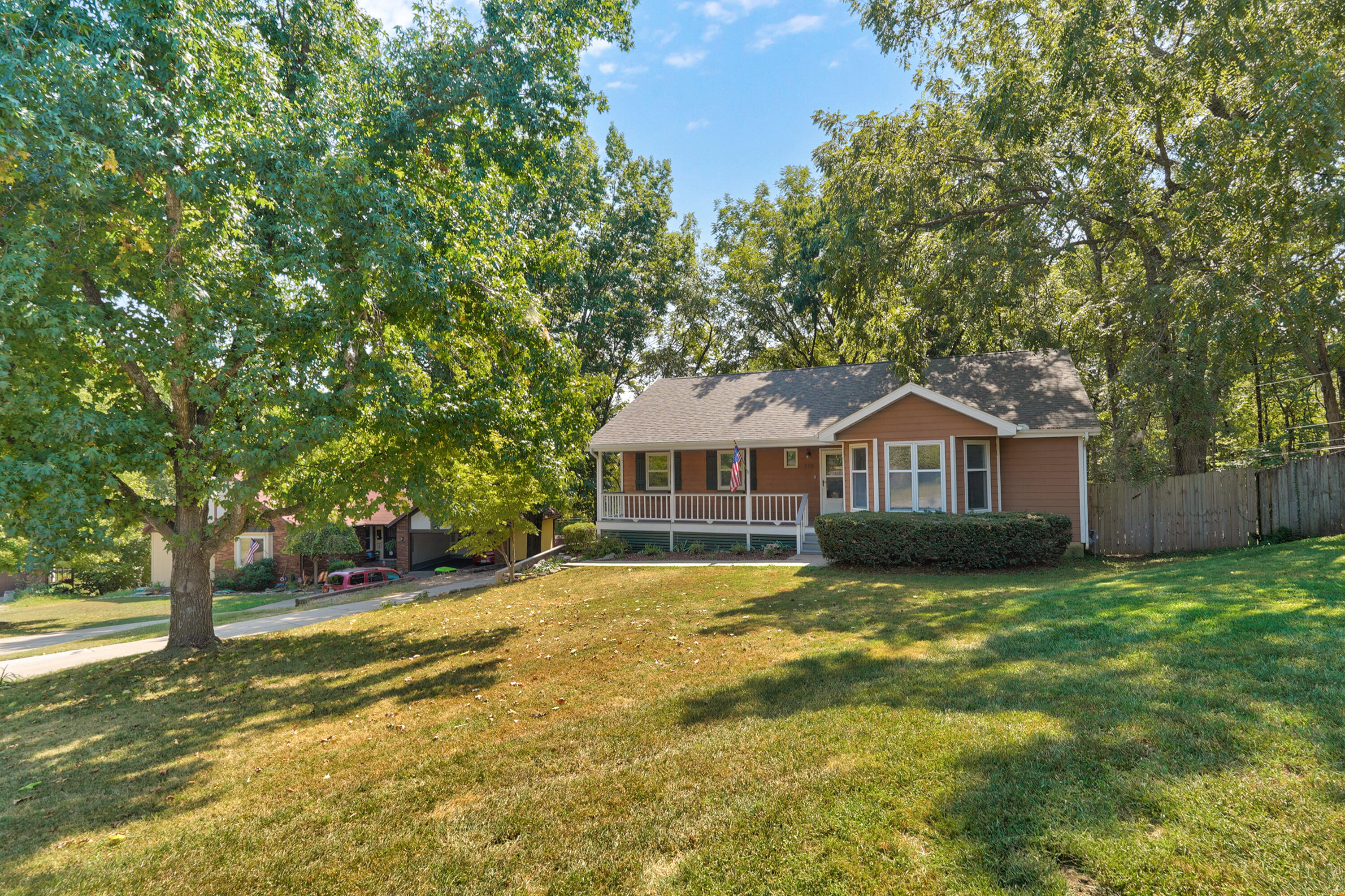 Photo 2 - Residential for sale – 228 E Osage Drive  Springfield, MO