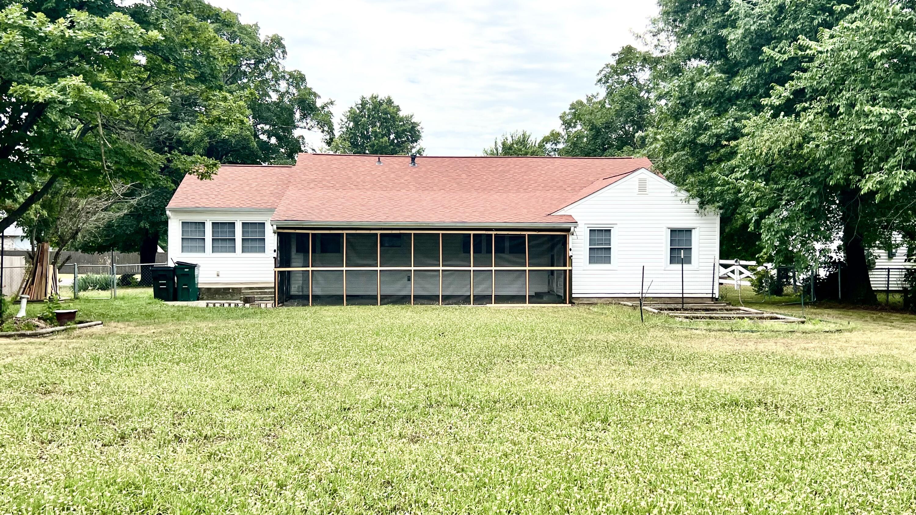 Photo 3 - Residential for sale – 502 W County Street  Monett, MO