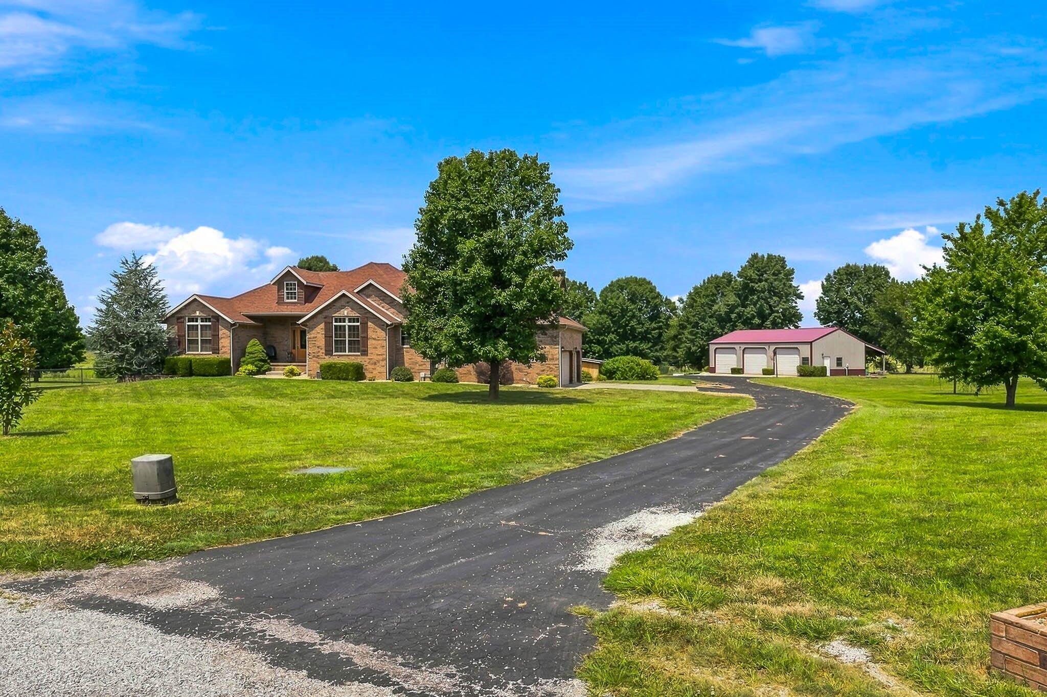 Photo 2 - Residential for sale – 307  Evan Road  Billings, MO