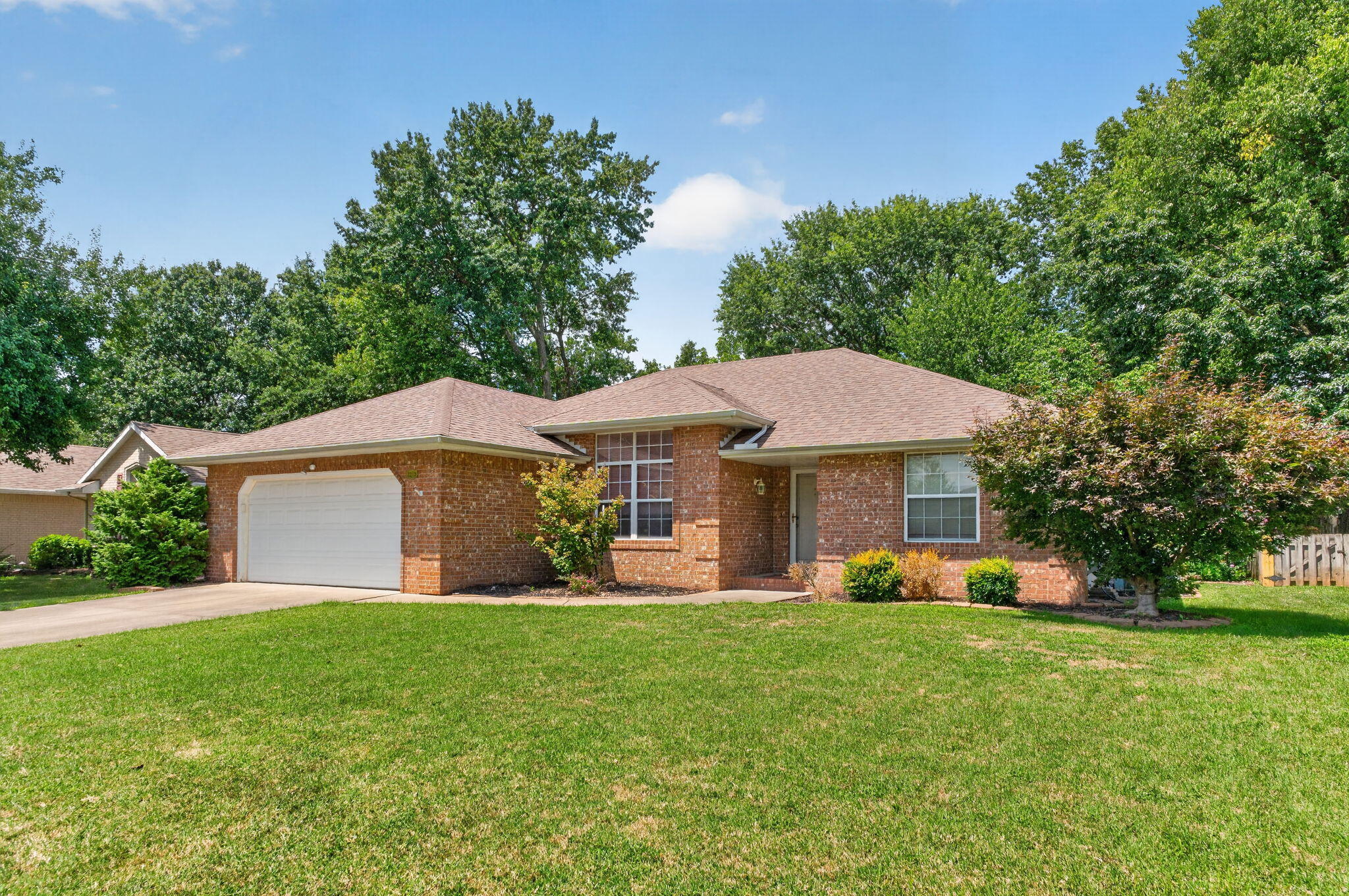 Photo 3 - Residential for sale – 2259 W Cantebury Street  Springfield, MO