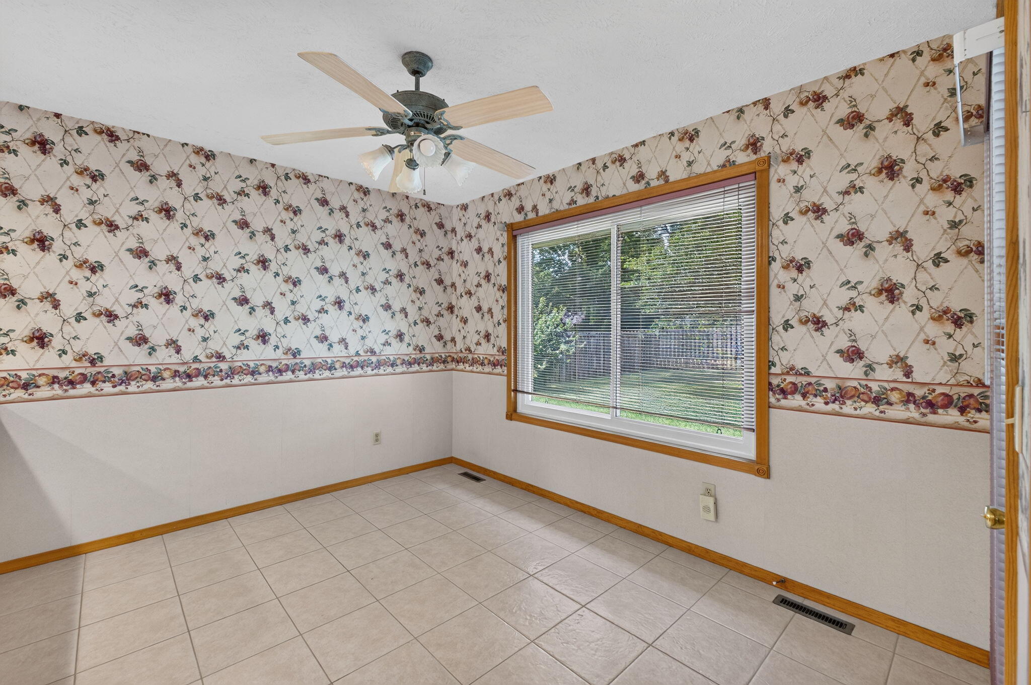 Photo 12 - Residential for sale – 2259 W Cantebury Street  Springfield, MO
