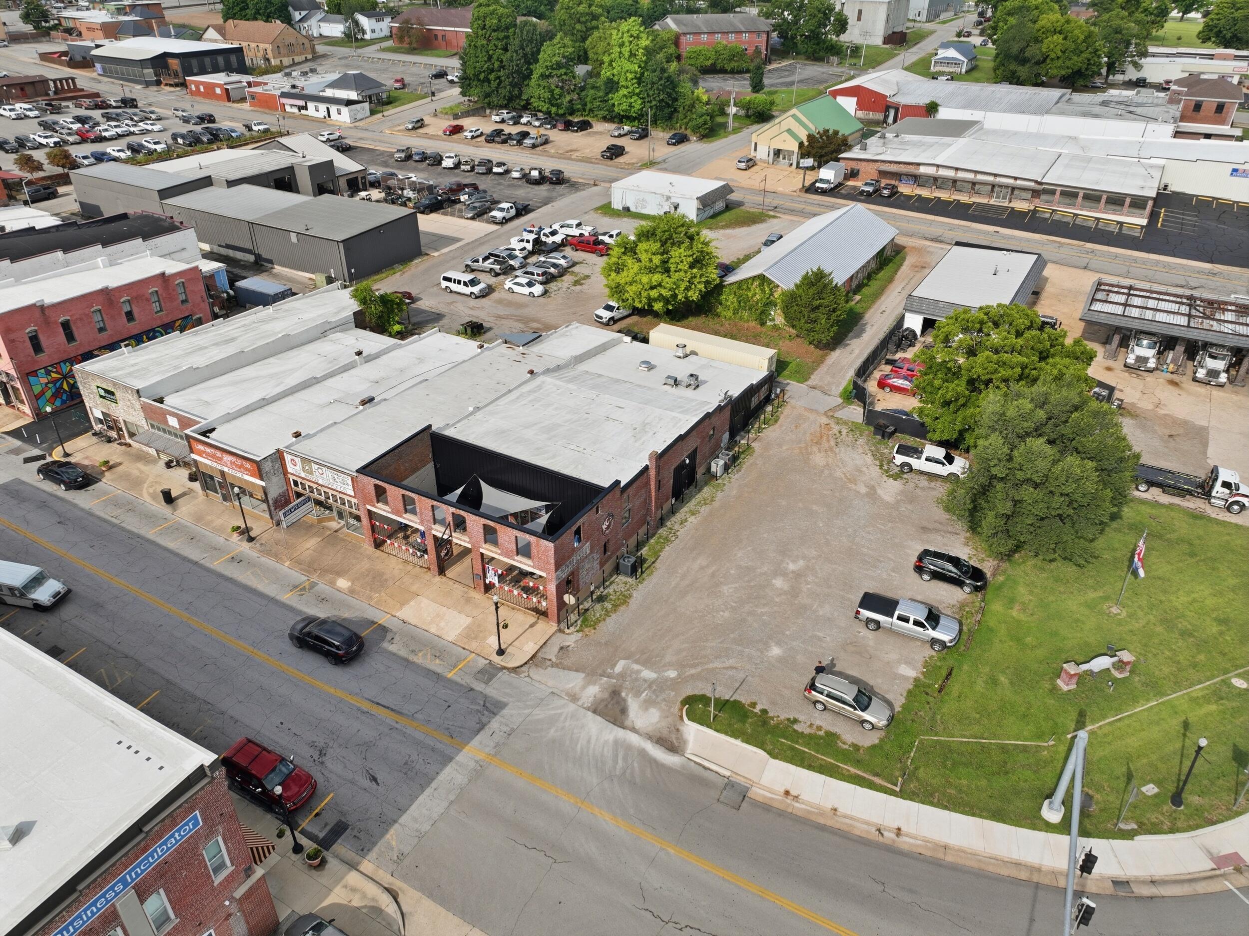 Photo 3 - Commercial Sale for sale – 409  Washington Avenue  West Plains, MO