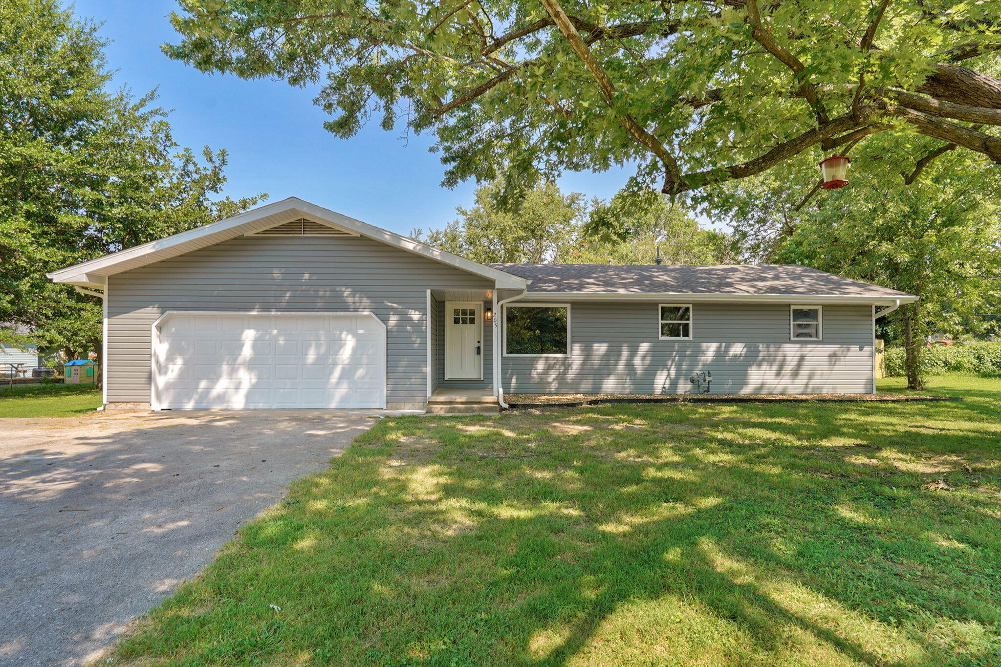 Residential for sale – 205  Kings Drive  Willard, MO