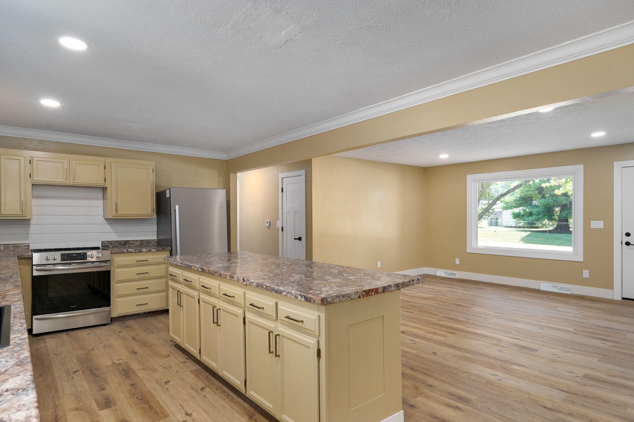 Photo 9 - Residential for sale – 205  Kings Drive  Willard, MO