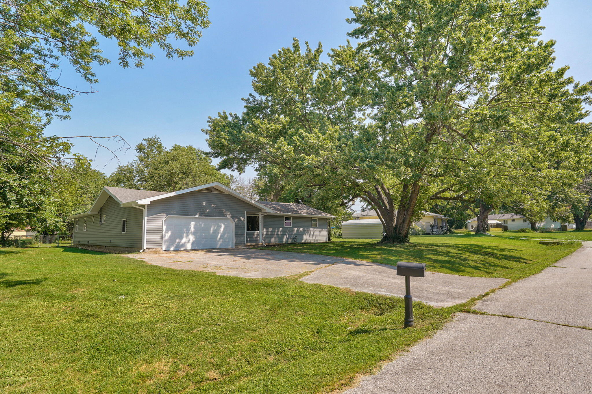 Photo 2 - Residential for sale – 205  Kings Drive  Willard, MO