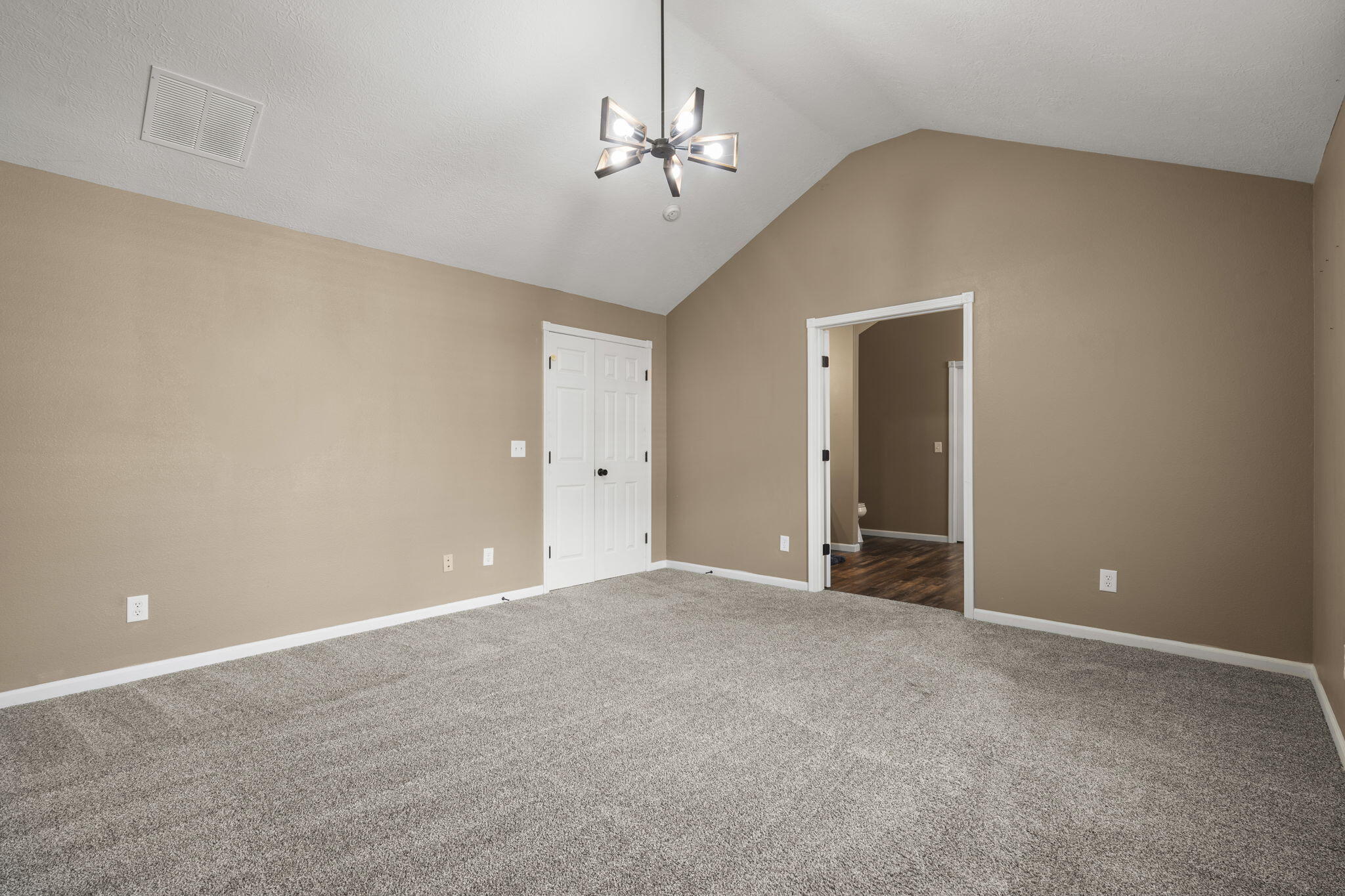 Photo 19 - Residential for sale – 835 E Country Ridge Street  Nixa, MO