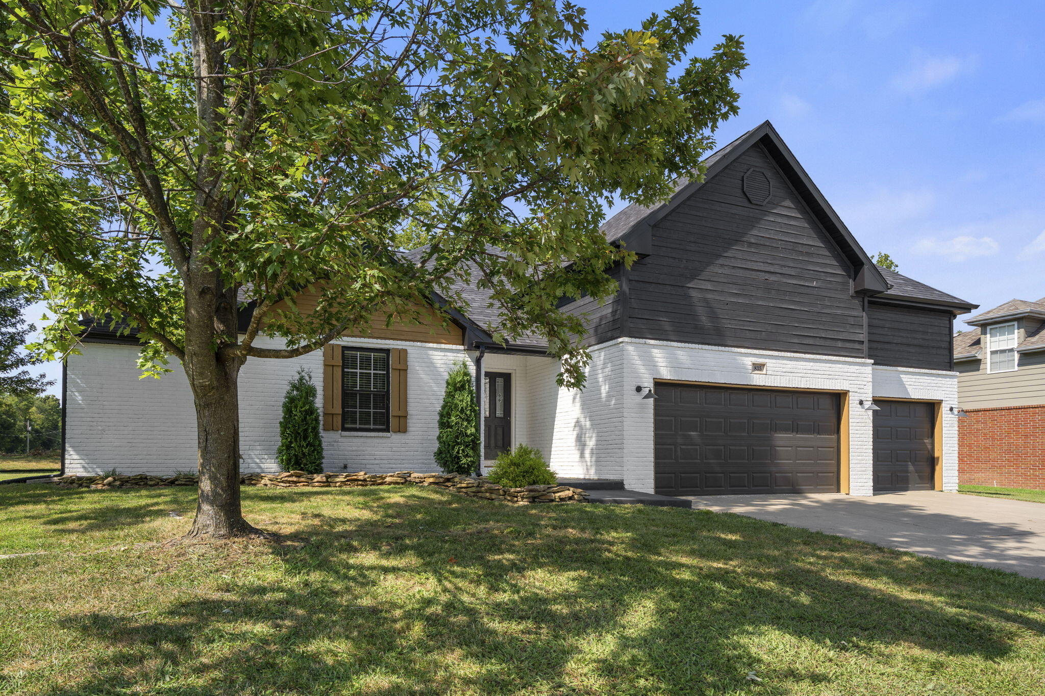 Photo 3 - Residential for sale – 835 E Country Ridge Street  Nixa, MO