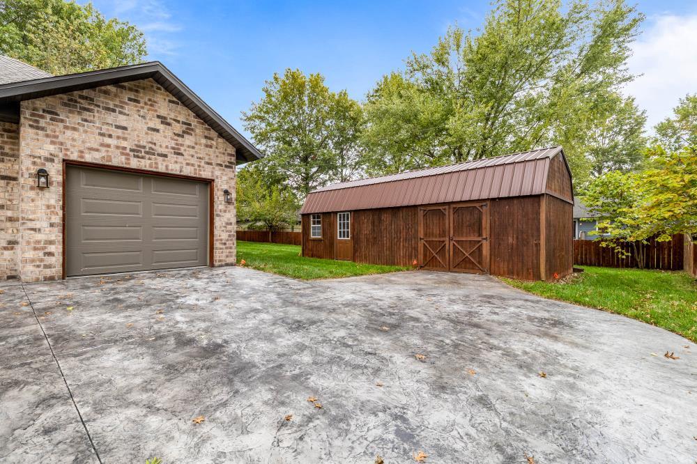 Photo 5 - Residential for sale – 104 W Aven Avenue  Nixa, MO