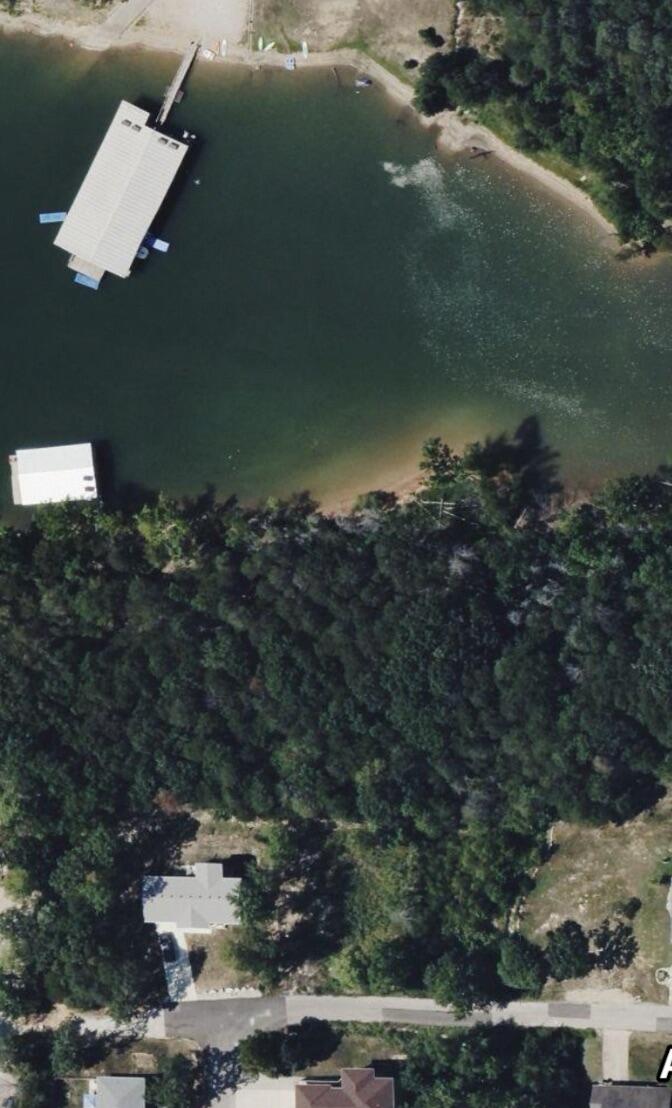 Photo 2 - Land for sale – Lot 17  Clear Clove Landing   Reeds Spring, MO
