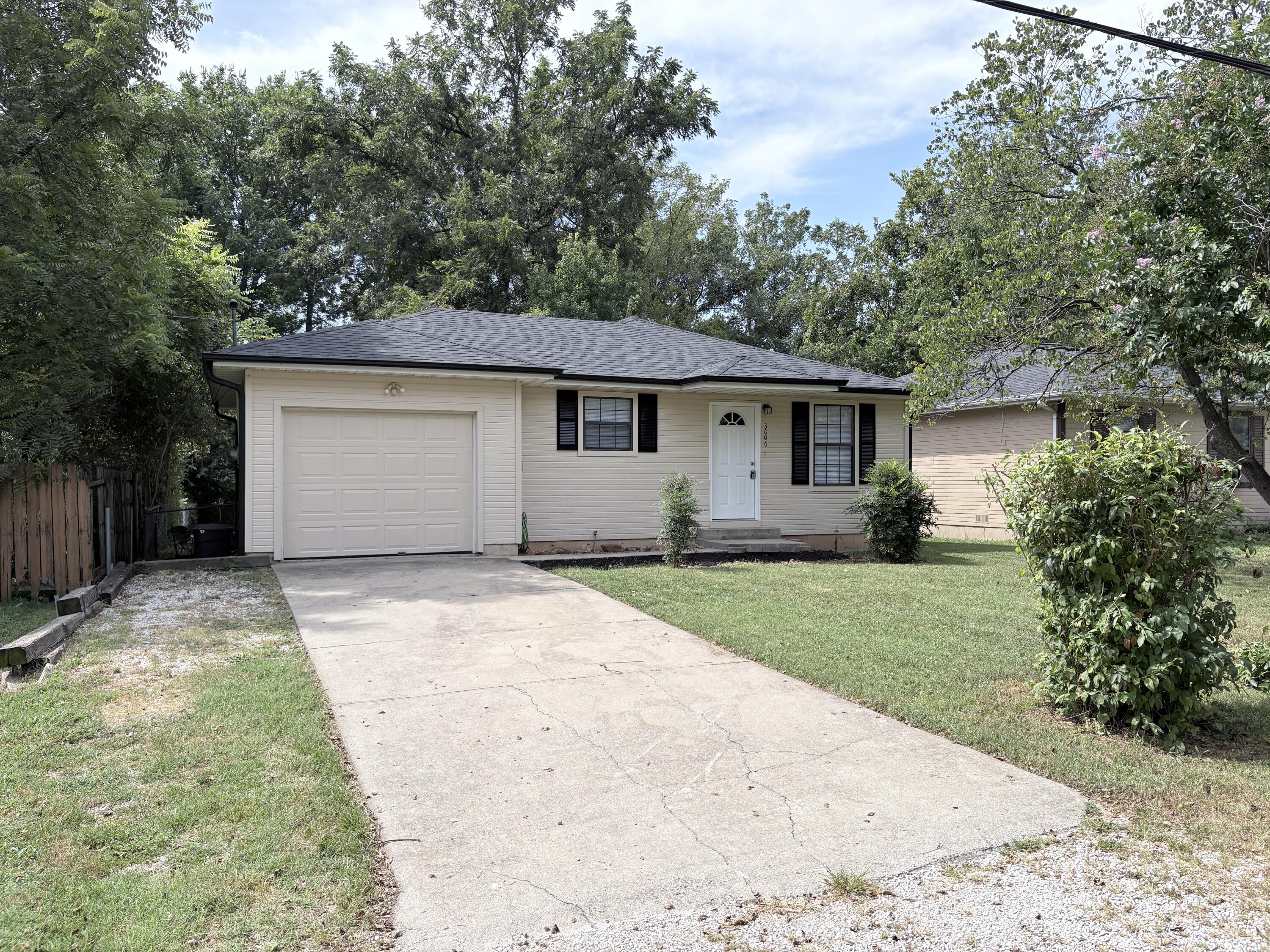 Photo 3 - Residential for sale – 3006 W Hovey Street  Springfield, MO