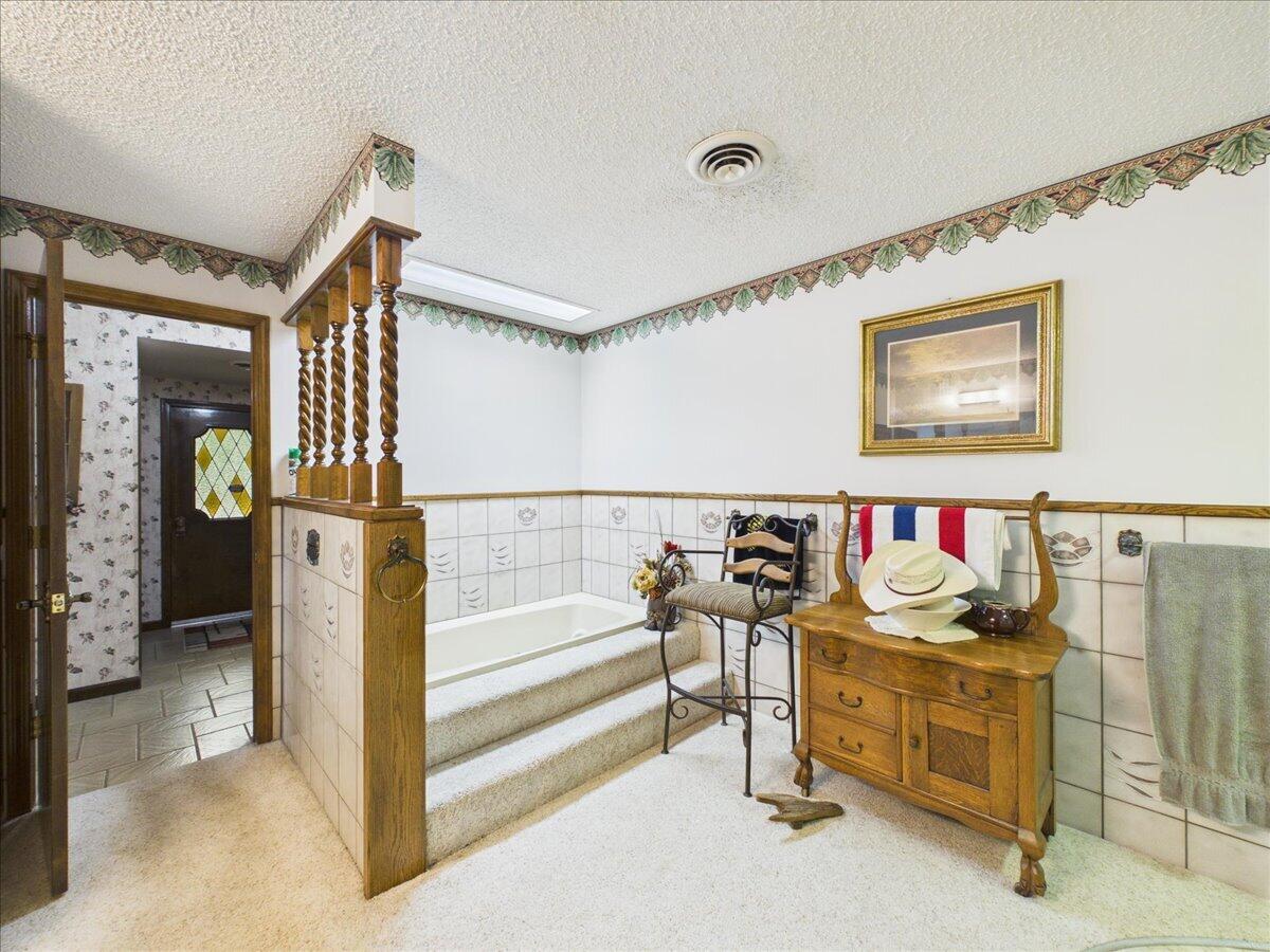 Photo 102 - Residential for sale – 27300  County Road 233   Pittsburg, MO