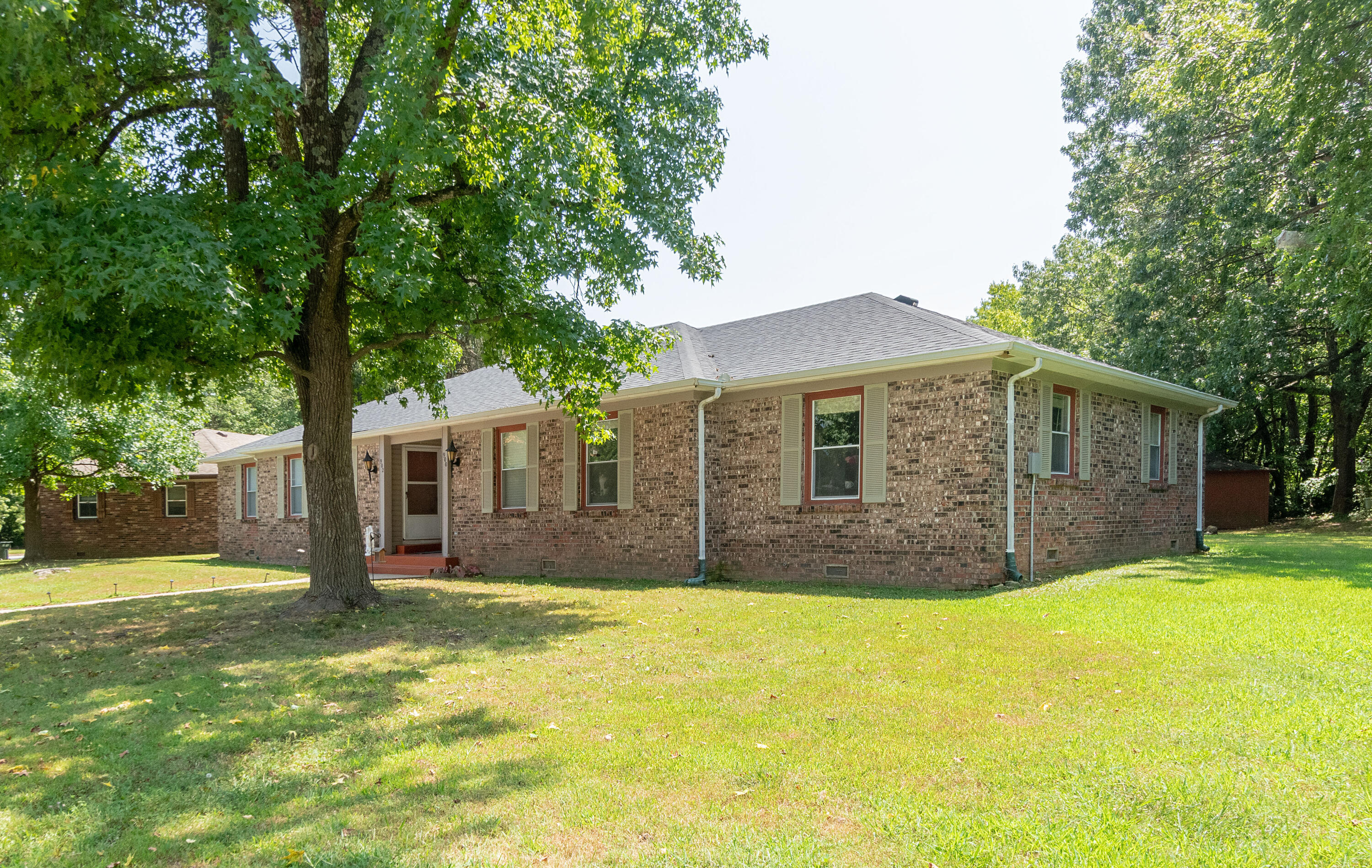 Photo 24 - Residential Income for sale – 900 E Kirkwood Drive  Aurora, MO
