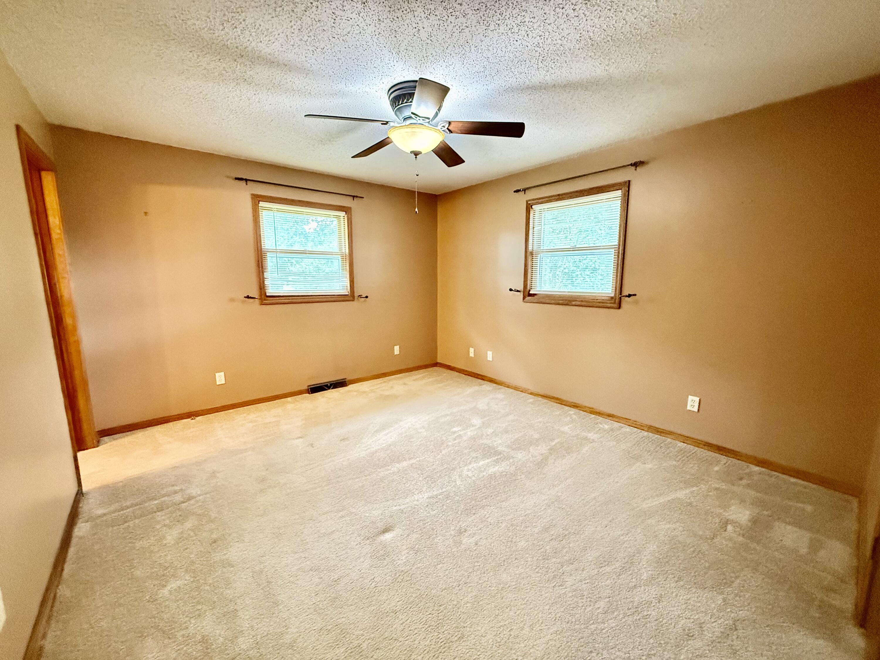 Photo 13 - Residential for sale – 1009 E 10th Street  Mountain Grove, MO