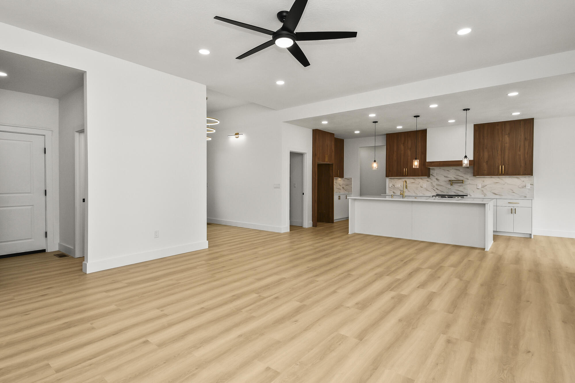 Photo 7 - Residential for sale – 306  Park Cir   Sparta, MO