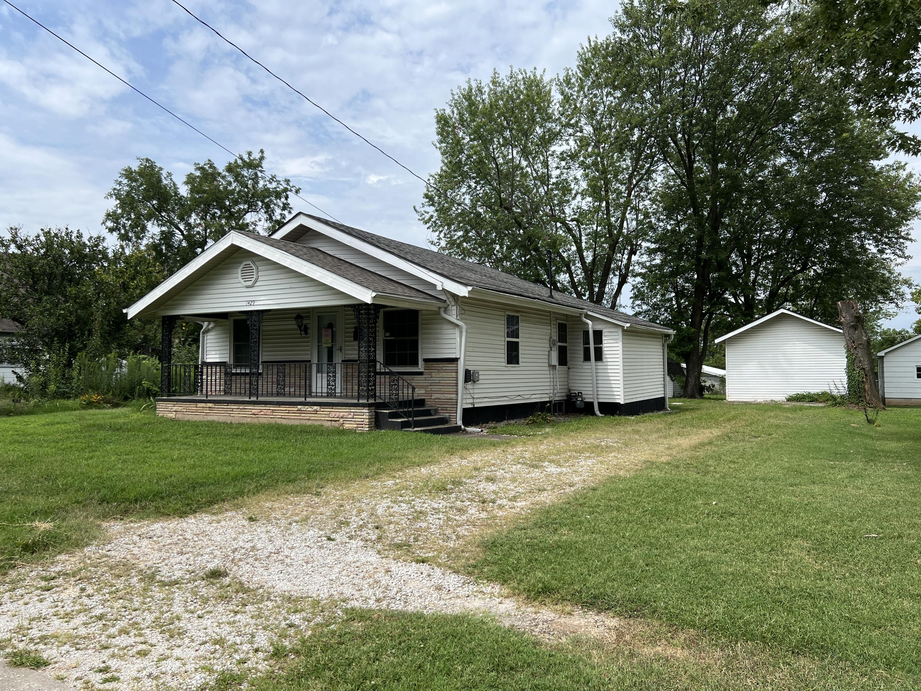 Photo 2 - Residential for sale – 1429 N Marion Avenue  Springfield, MO