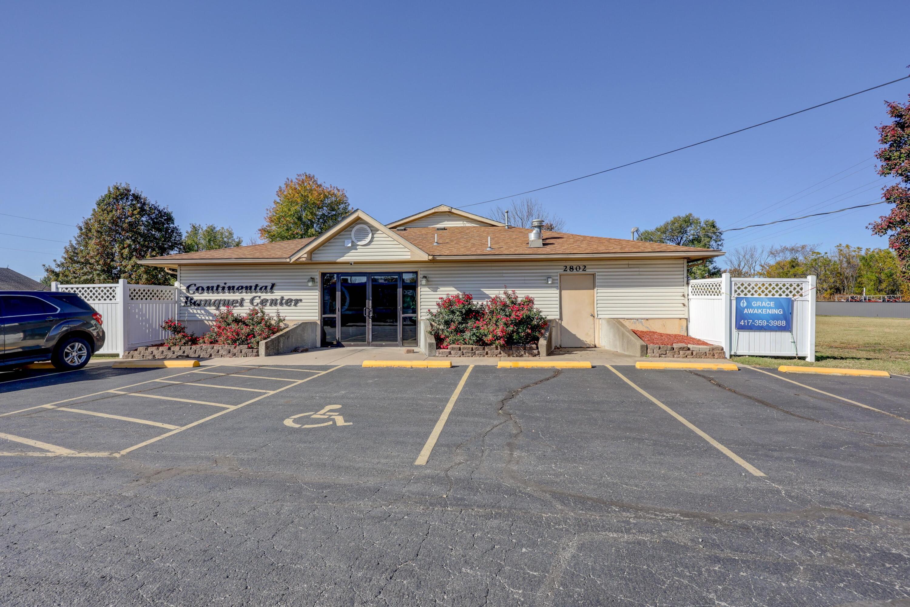 Photo 4 - Commercial Sale for sale – 2728 &2802 N Rangeline Road  Joplin, MO
