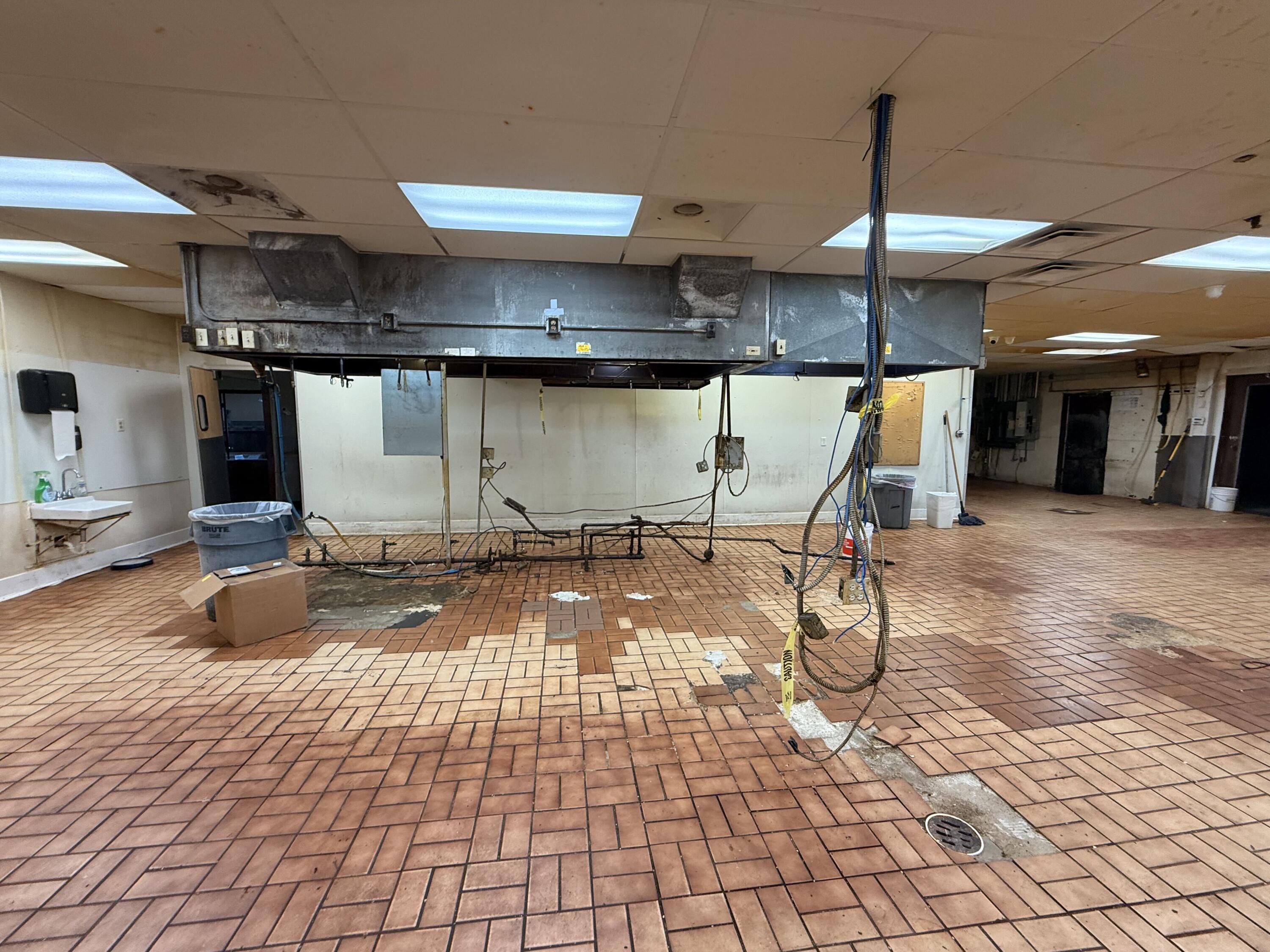 Photo 11 - Commercial Sale for sale – 2728 &2802 N Rangeline Road  Joplin, MO