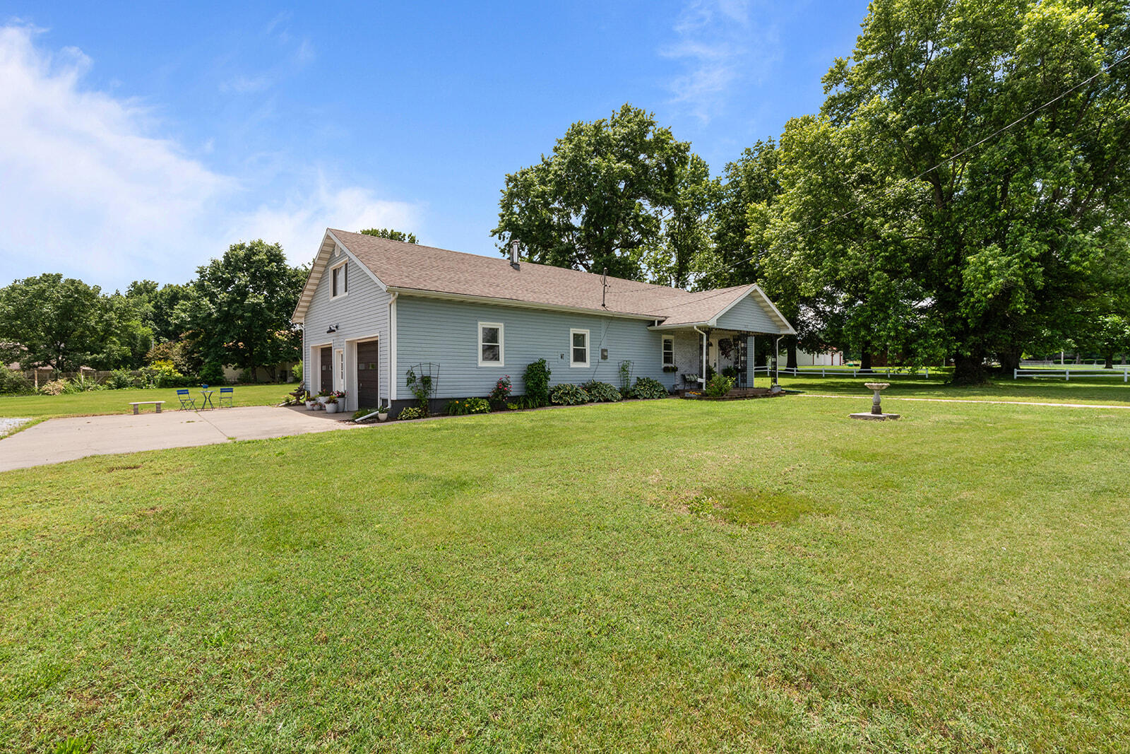Photo 3 - Residential for sale – 322 E Drive Street  Clever, MO