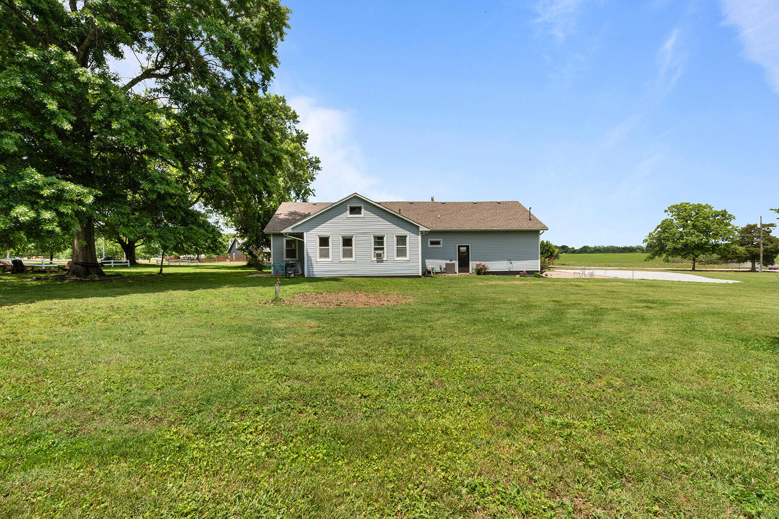 Photo 4 - Residential for sale – 322 E Drive Street  Clever, MO