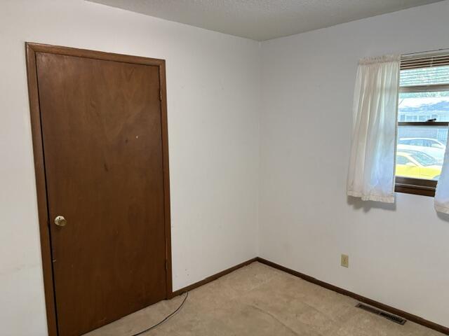 Photo 13 - Residential for sale – 463 W Pearl Street  Aurora, MO