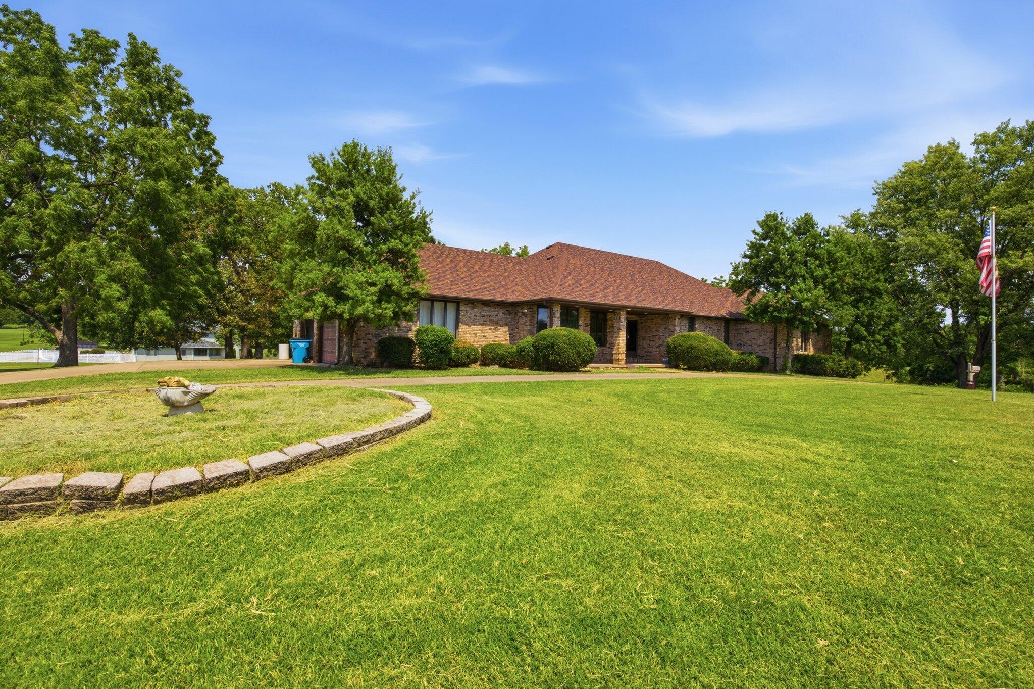 Photo 4 - Residential for sale – 3003 N Farm Road 137   Springfield, MO