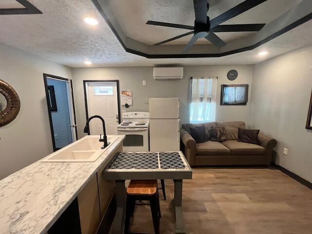 Photo 10 - Residential for sale – 248  Jellystone Avenue  Hollister, MO