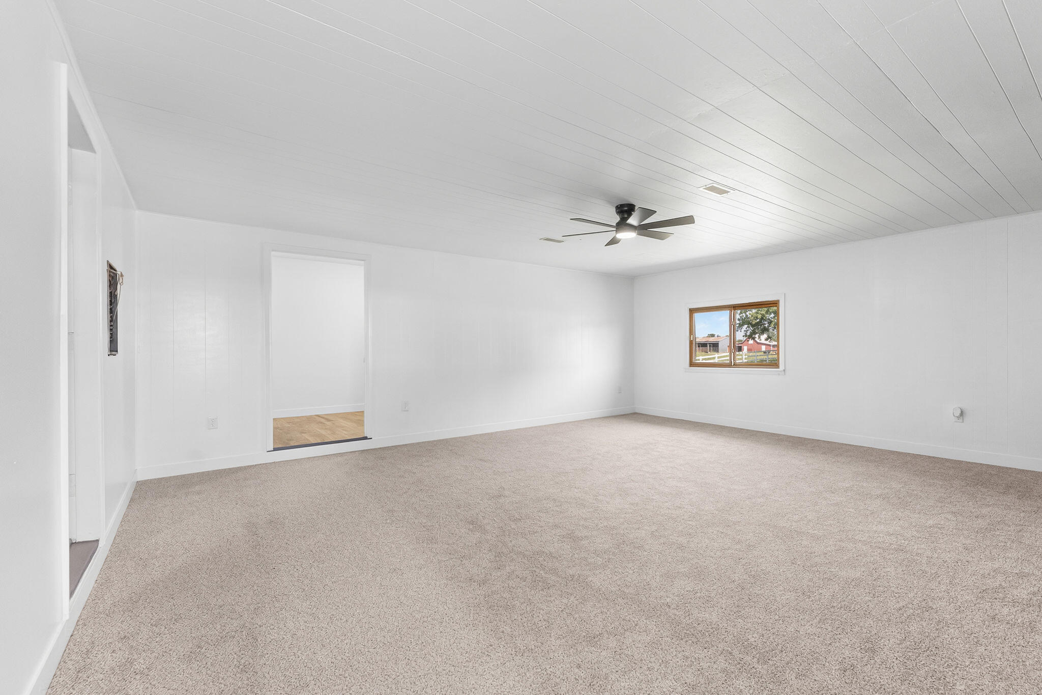 Photo 13 - Residential for sale – 1070 S Diggins Main Street  Seymour, MO