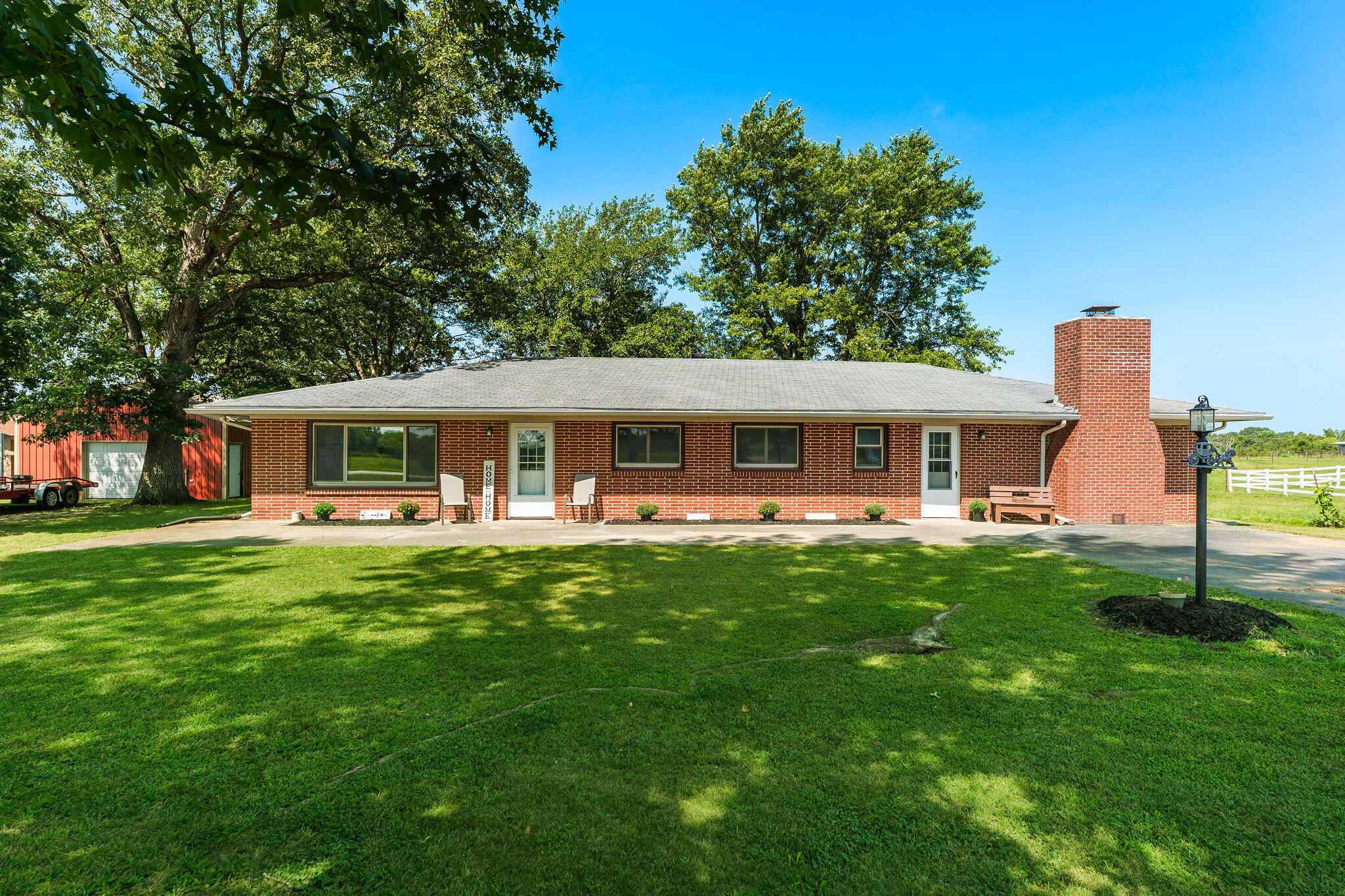 Photo 2 - Residential for sale – 1070 S Diggins Main Street  Seymour, MO