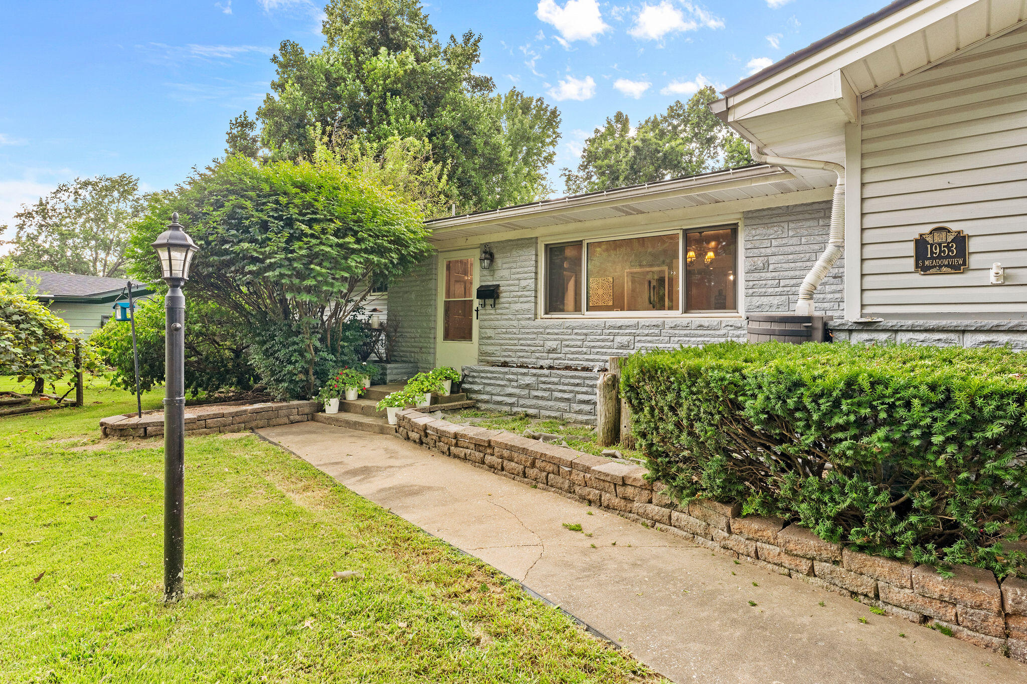 Photo 6 - Residential for sale – 1953 S Meadowview Avenue  Springfield, MO