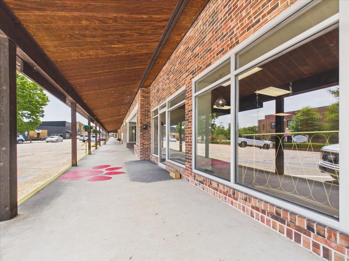 Photo 2 - Commercial Sale for sale – 217 N Grand Avenue  Houston, MO