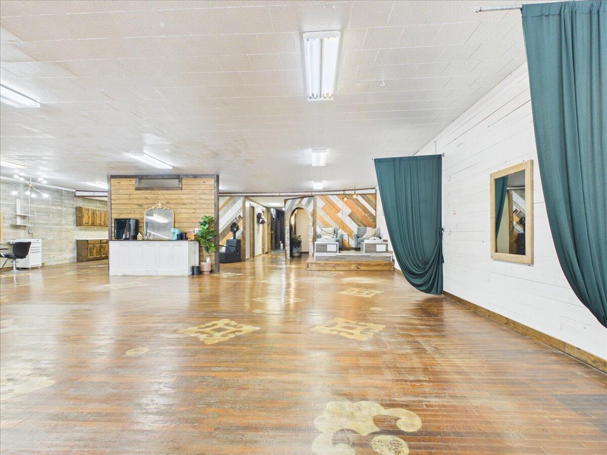 Commercial Sale for sale – 213 N Grand Avenue Houston, MO