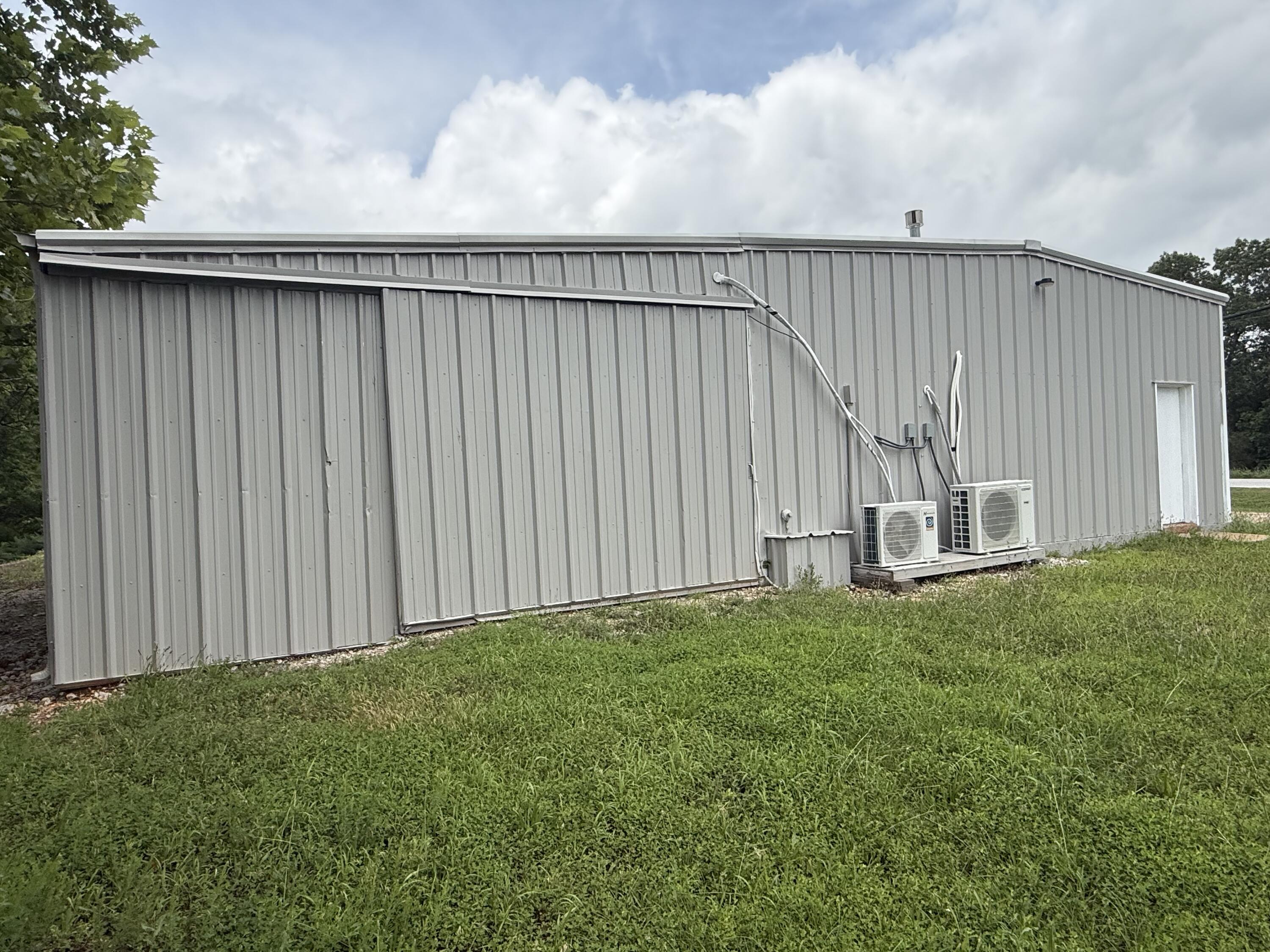 Photo 2 - Commercial Lease for sale – 8137  State Highway 13   Lampe, MO