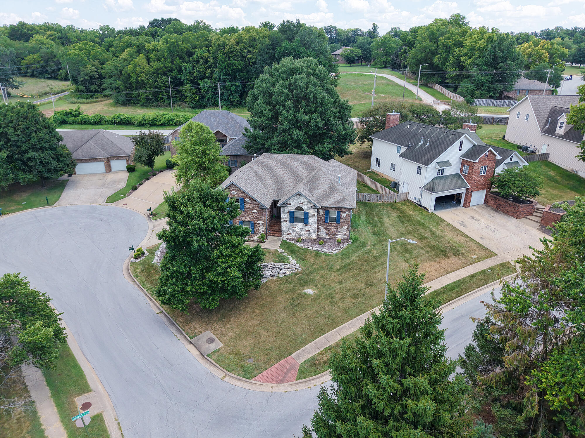 Photo 5 - Residential for sale – 2481 W Chatsworth Court  Springfield, MO