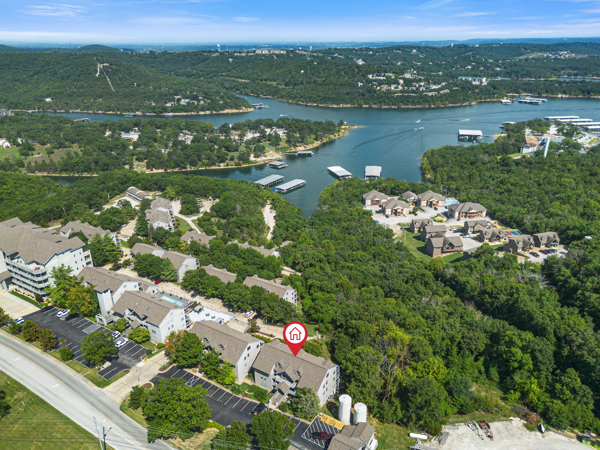 Photo 2 - Residential for sale – 4  Treehouse Lane  Branson, MO