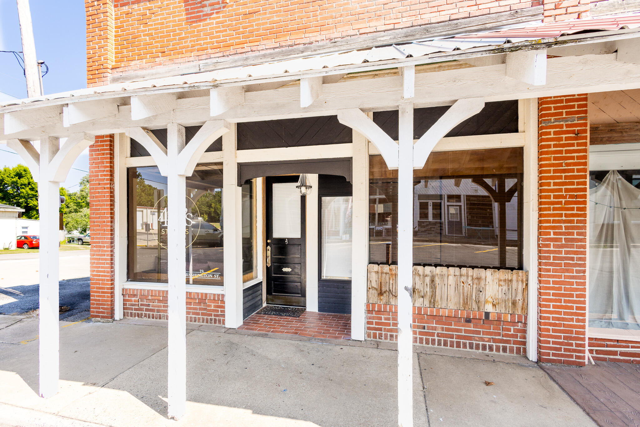 Photo 2 - Commercial Sale for sale – 23 E Washington   Marionville, MO