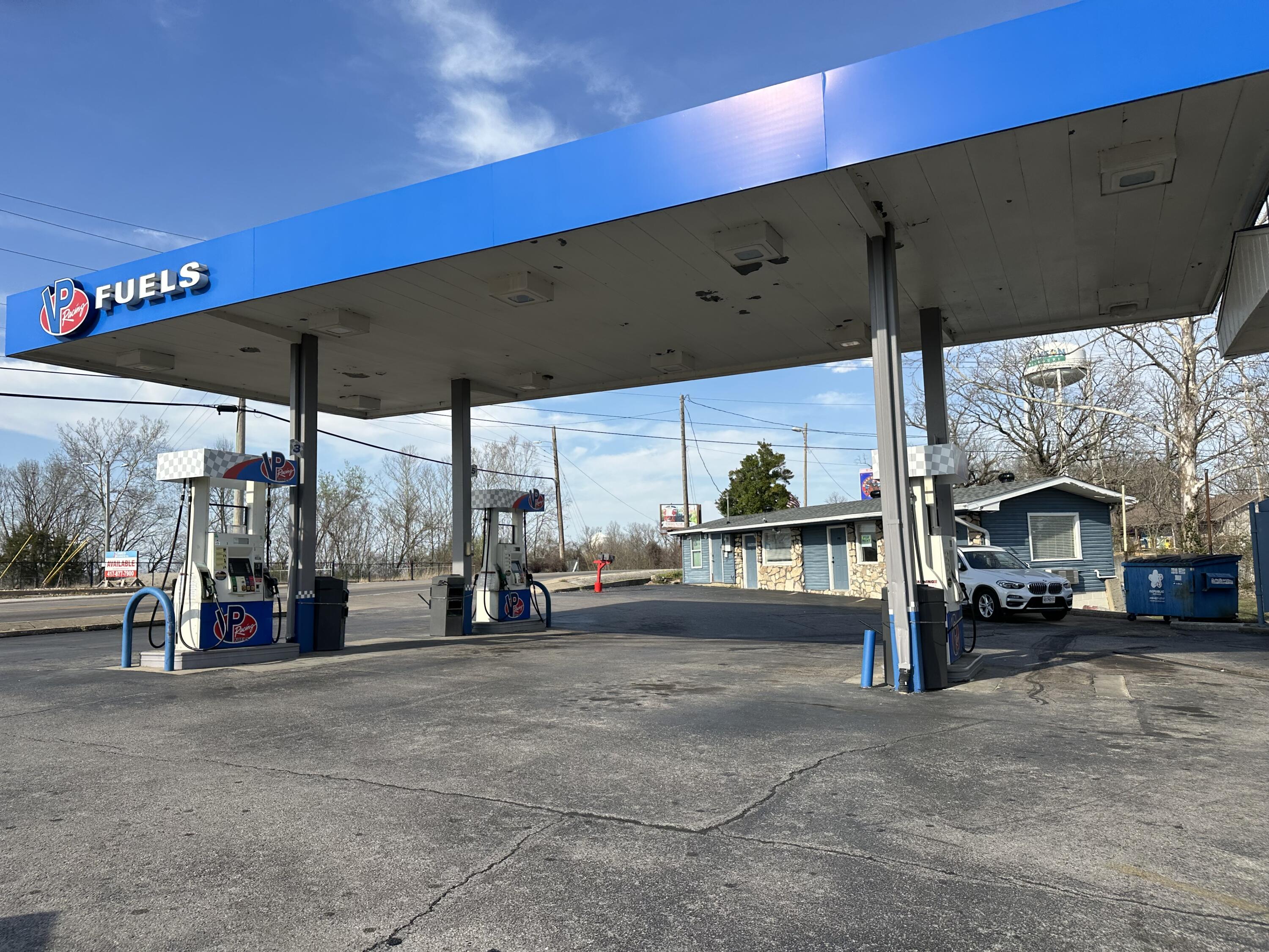 Photo 3 - Commercial Sale for sale – 1140 W 76 Country Boulevard  Branson, MO
