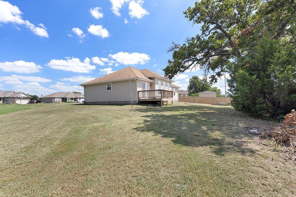 Photo 4 - Residential for sale – 1305  Faith Lane  Carthage, MO