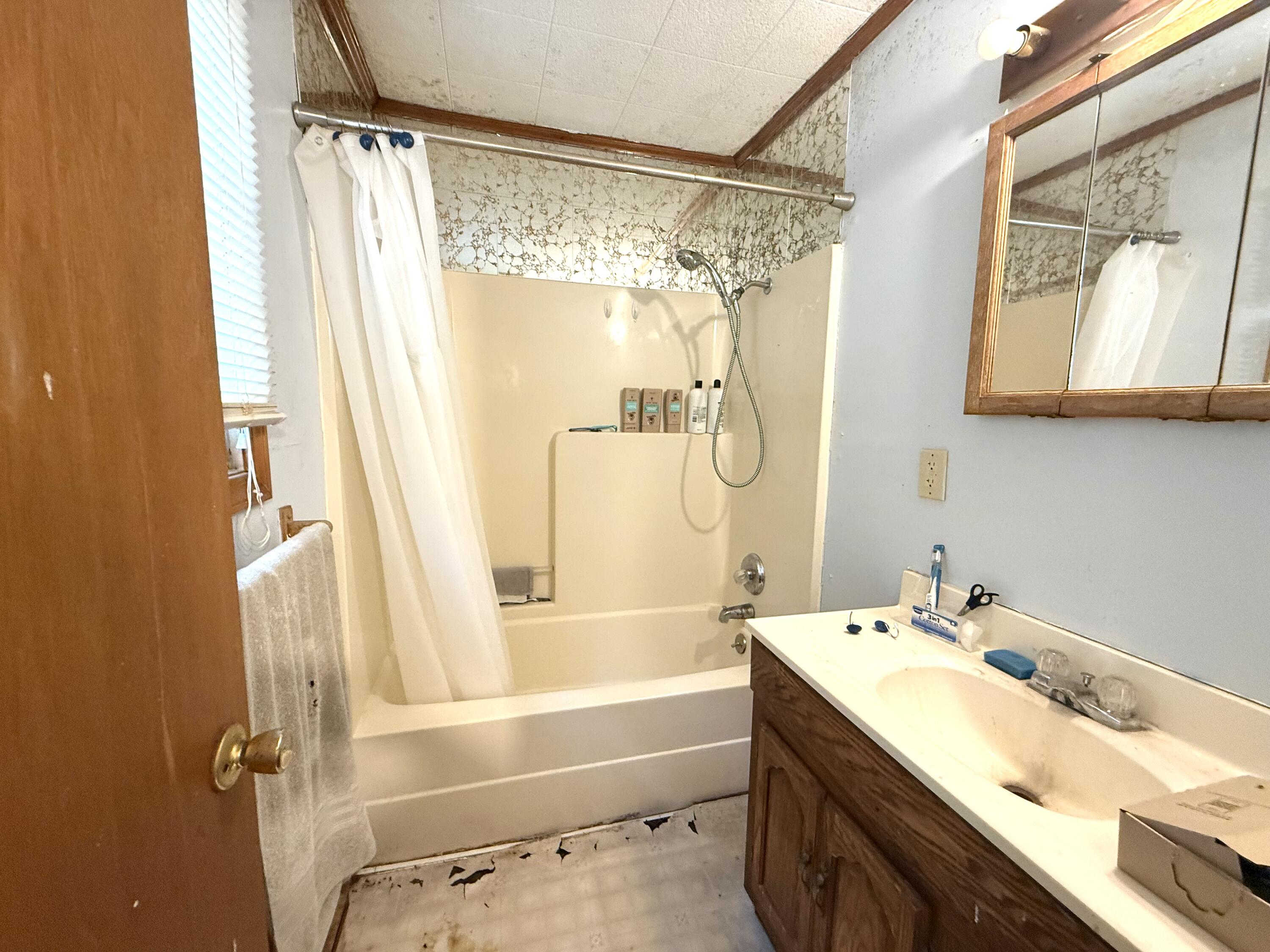 Photo 9 - Residential for sale – 115 N King Street  Houston, MO
