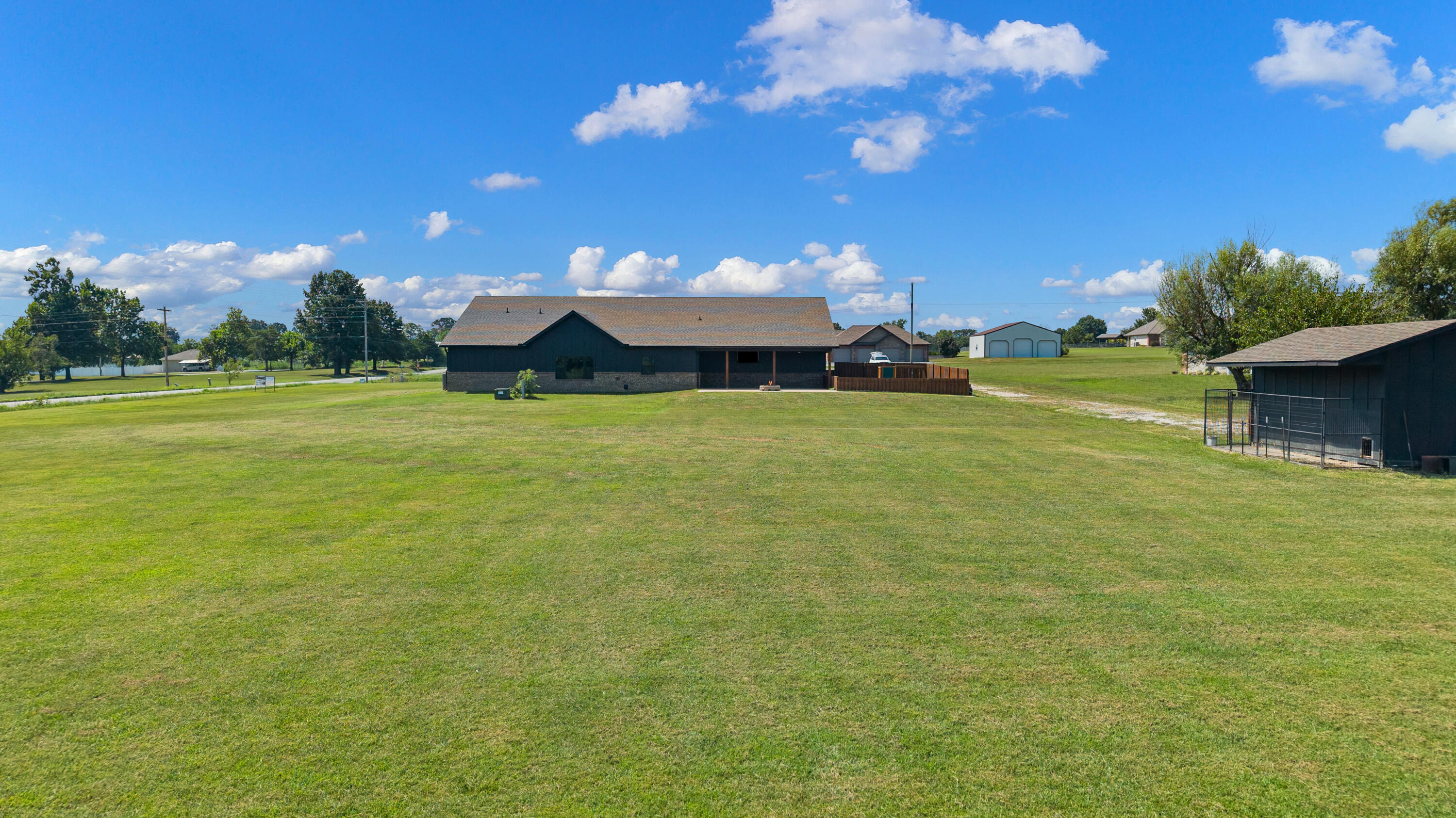 Photo 9 - Residential for sale – 12204  Farm Road 2205   Cassville, MO