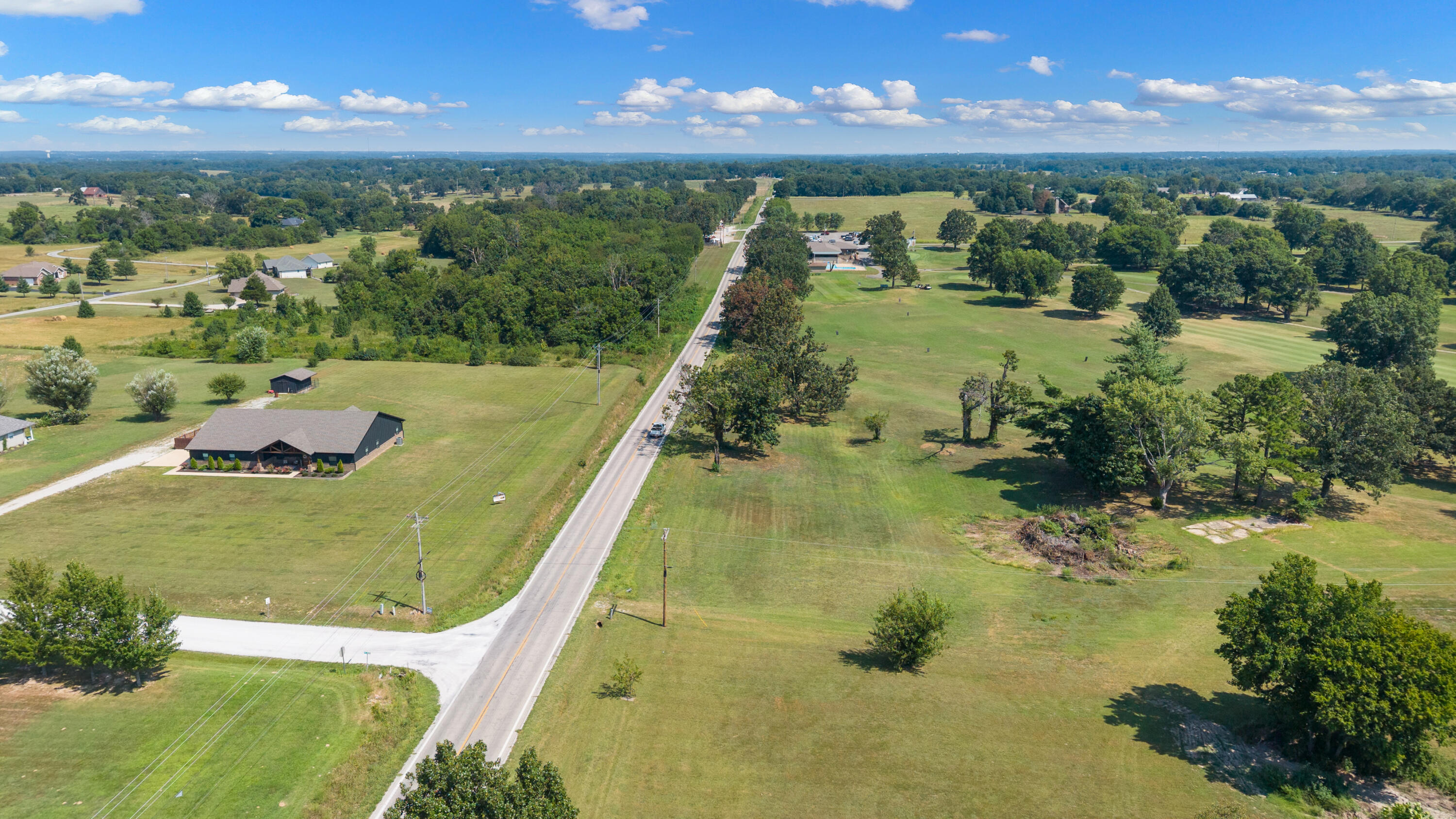 Photo 13 - Residential for sale – 12204  Farm Road 2205   Cassville, MO
