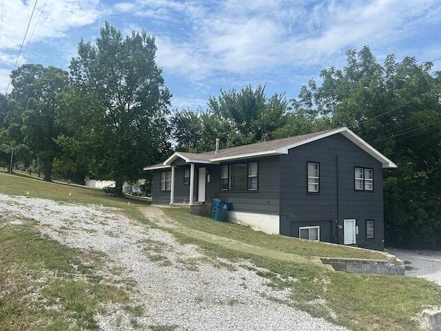 Photo 3 - Residential Income for sale – 106 W South Street  Neosho, MO