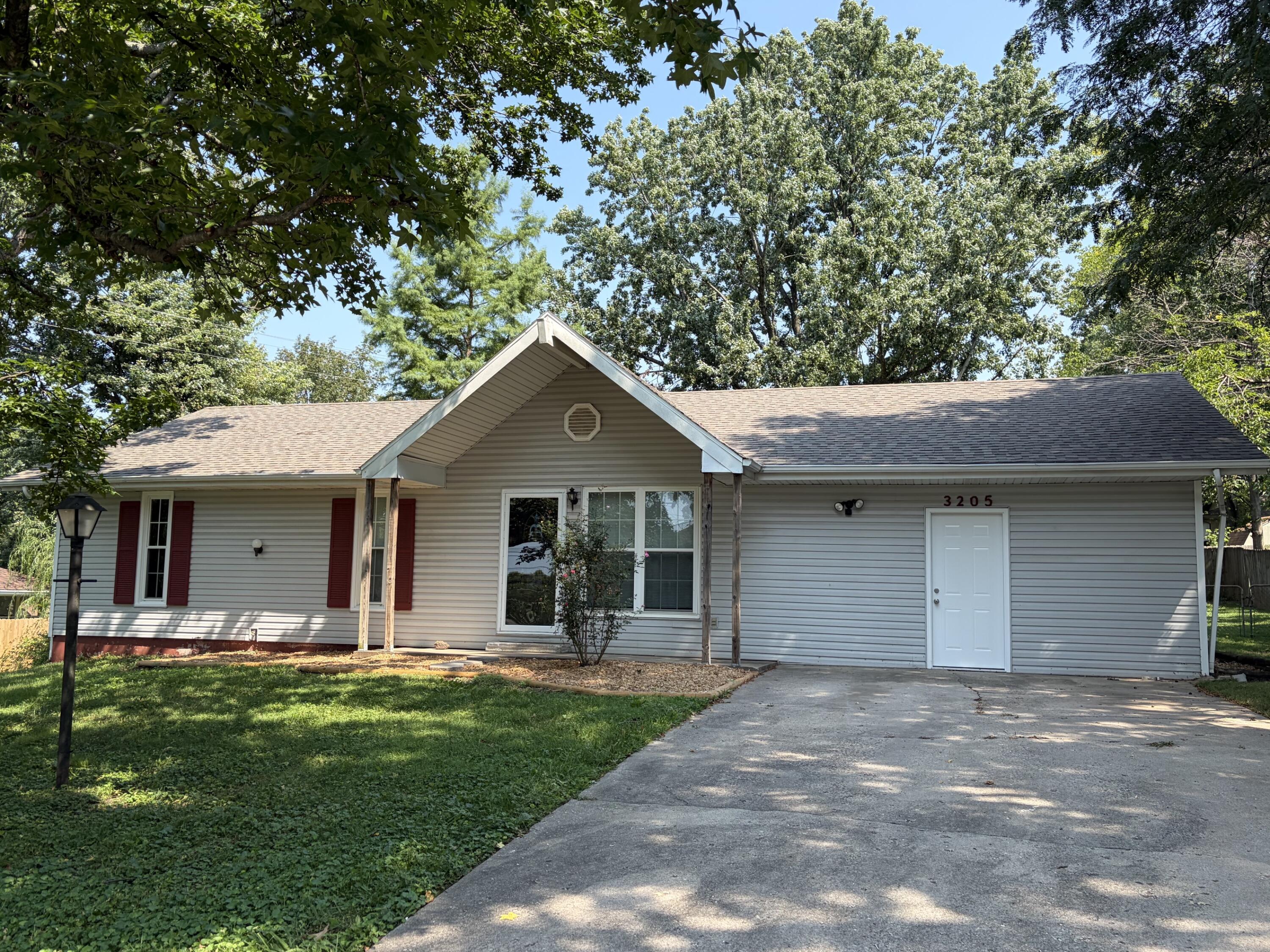 Residential for sale – 3205 W Marty Street  Springfield, MO