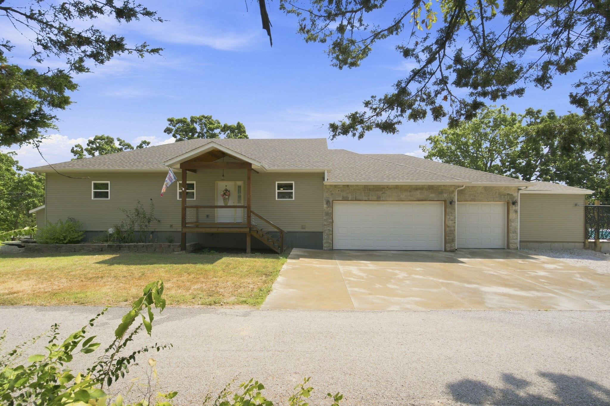 Photo 2 - Residential for sale – 2  Golden Circle  Kimberling City, MO