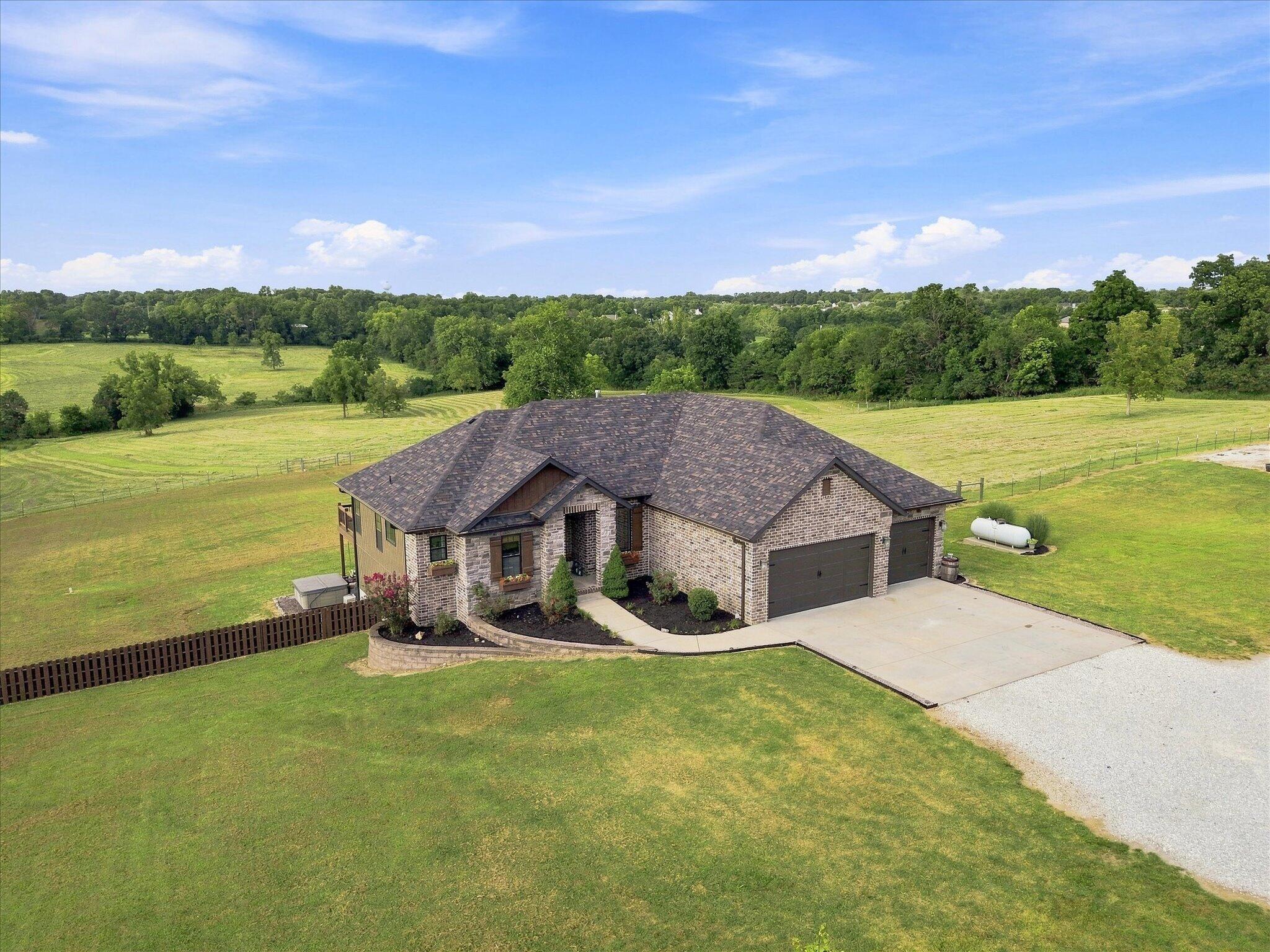 Photo 3 - Residential for sale – 1337 W Rosedale Road  Nixa, MO