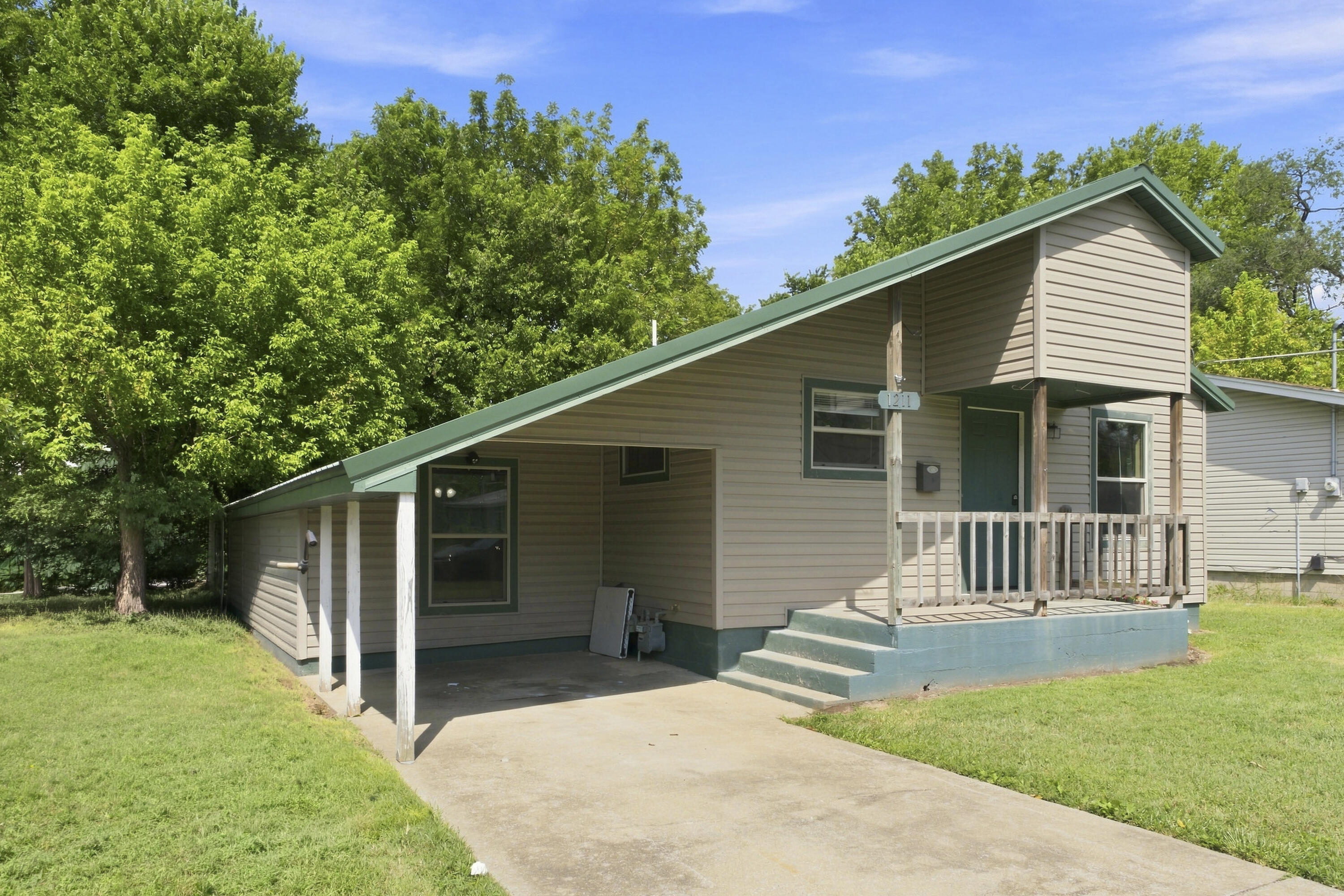 Photo 3 - Residential for sale – 1211 N Warren Avenue  Springfield, MO