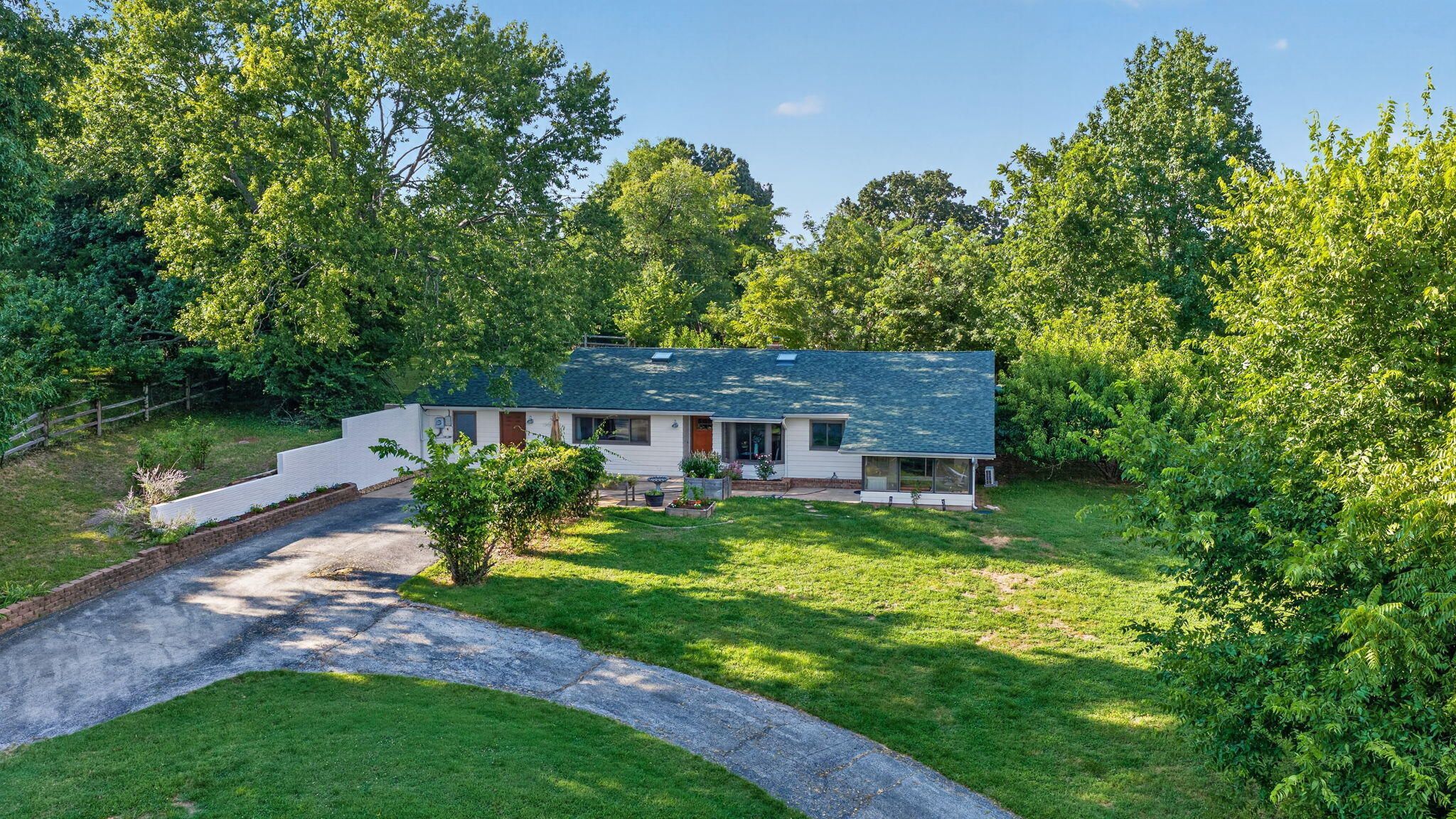 Photo 3 - Residential for sale – 851 W Stonehill Road  Ozark, MO