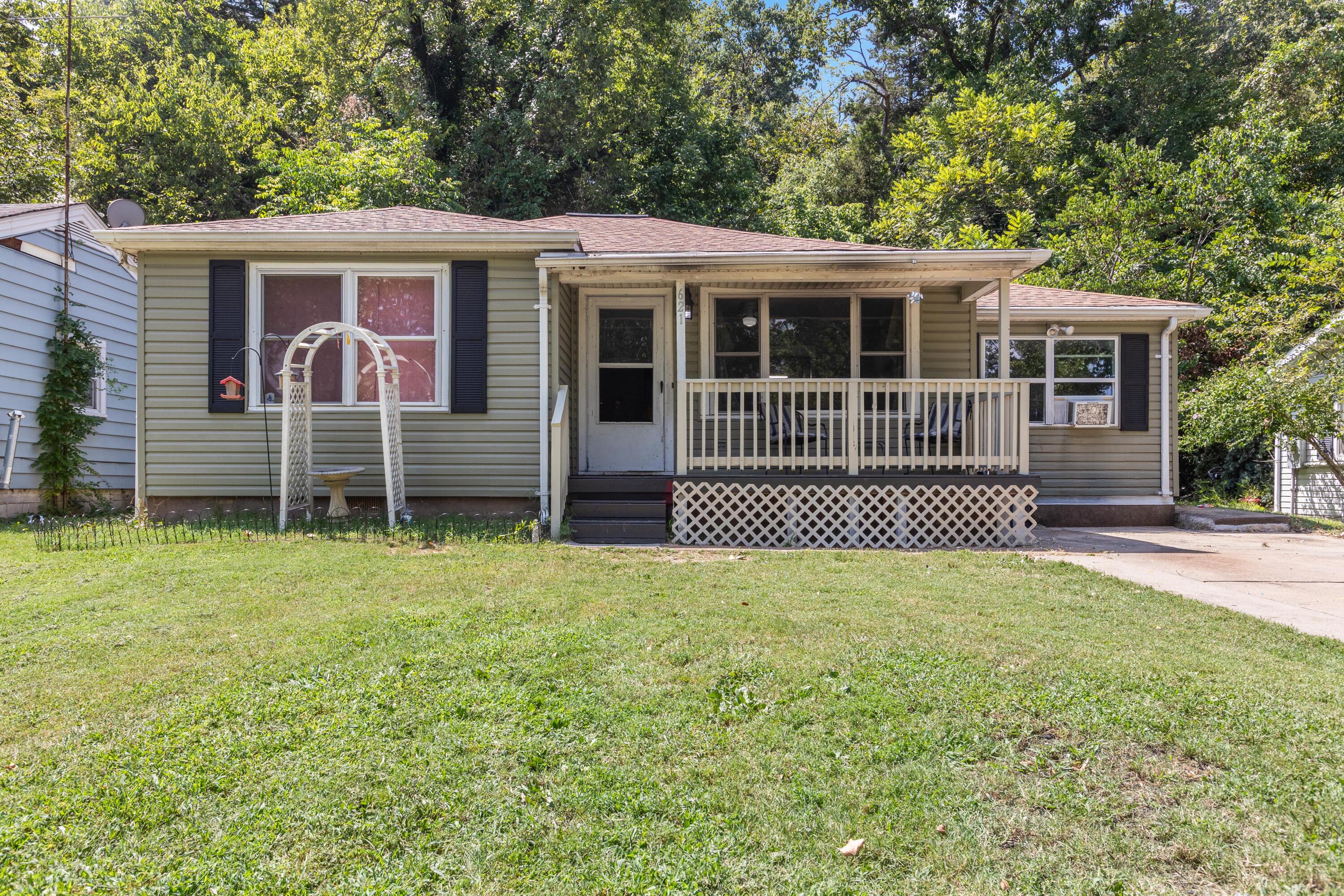 Photo 7 - Residential for sale – 621  Eiserman Avenue  Branson, MO